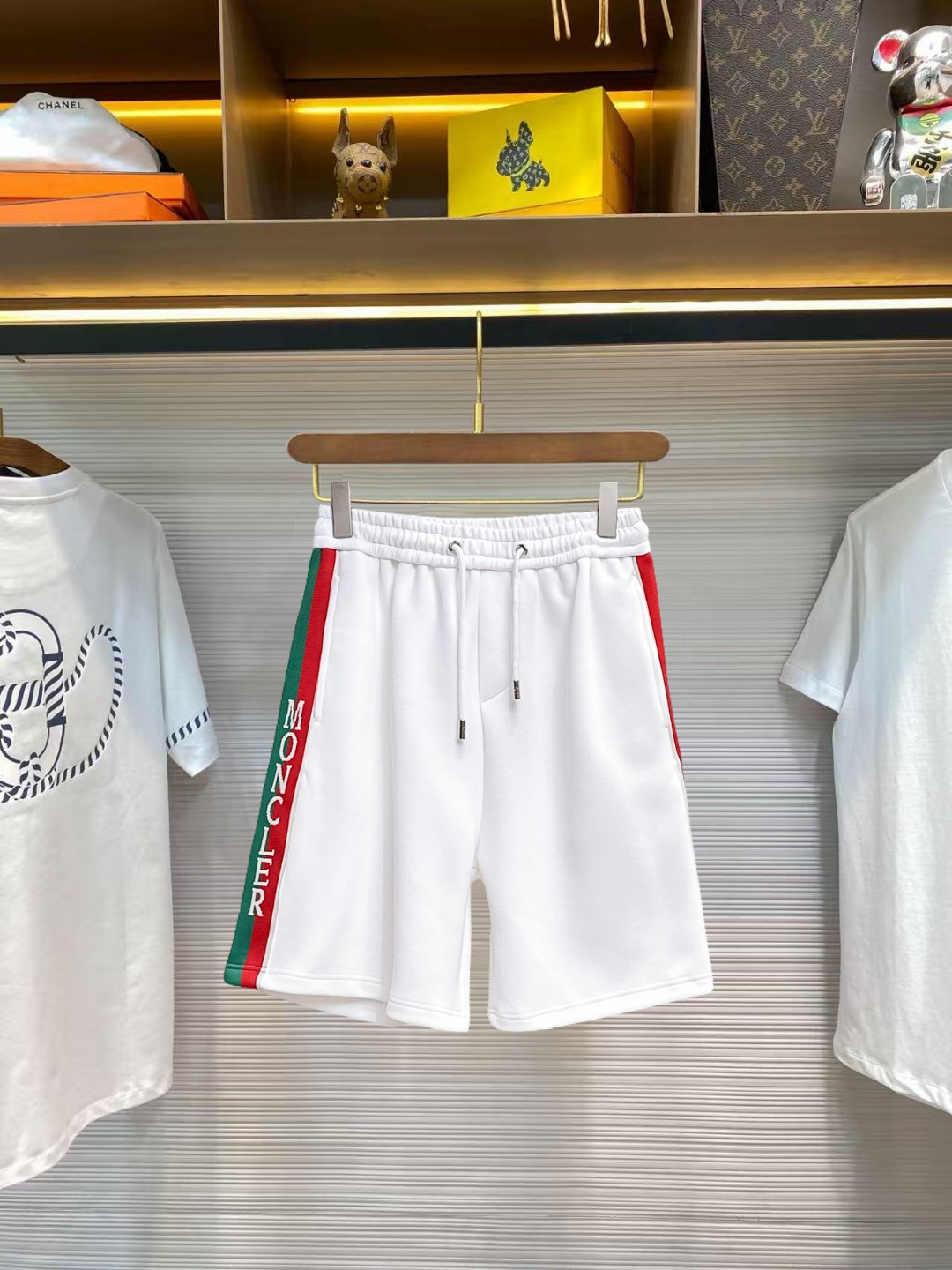 Moncler 蒙口 三标齐全 2026夏季新款男士休闲短裤 高级定制面料透气面料 透气弹力舒适度极高
