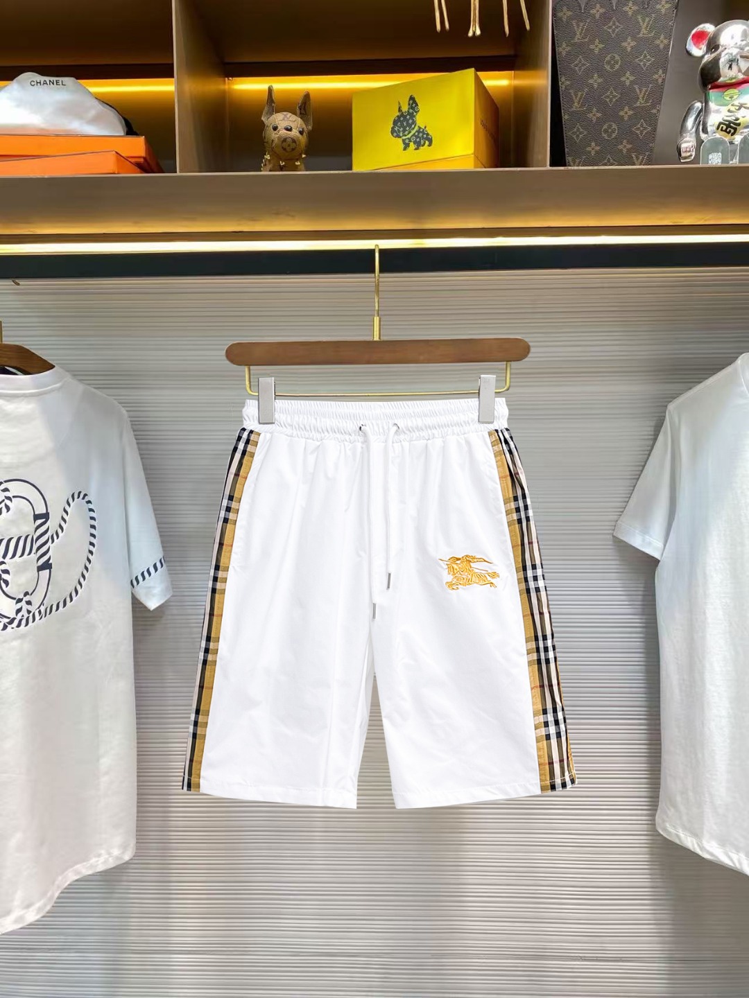 Burberry 巴宝莉 三标齐全 2026夏季新款男士休闲短裤 高级定制面料透气面料 透气弹力舒适度极高