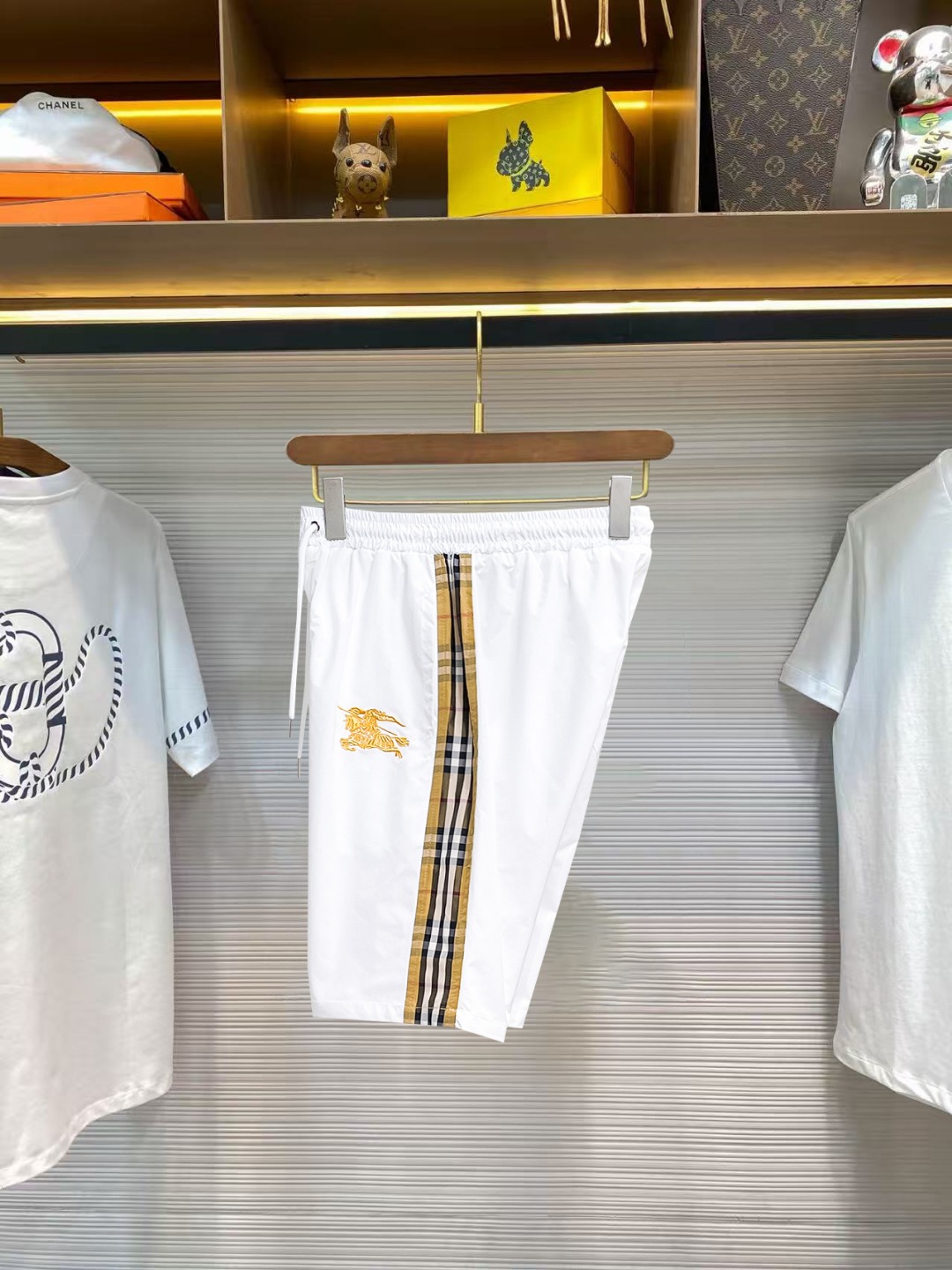 Burberry 巴宝莉 三标齐全 2026夏季新款男士休闲短裤 高级定制面料透气面料 透气弹力舒适度极高