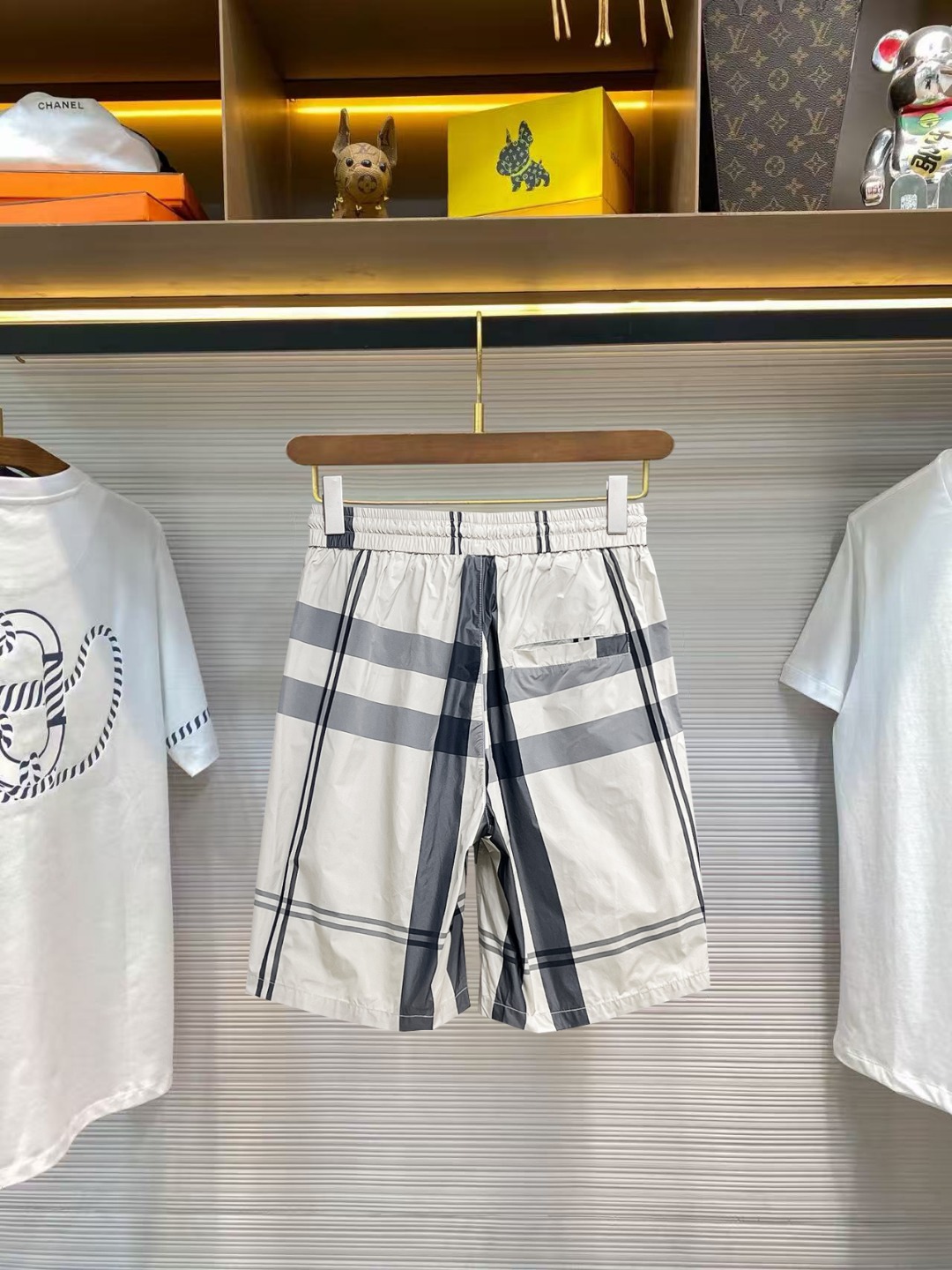 Burberry 巴宝莉 三标齐全 2026夏季新款男士休闲短裤 高级定制面料透气面料 透气弹力舒适度极高
