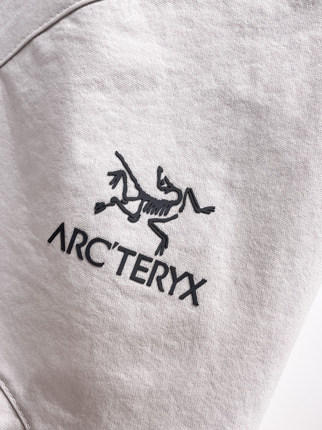 Arc'teryx 始祖鸟 三标齐全 2026夏季新款男士休闲短裤 高级定制面料透气面料 透气弹力舒适度极高