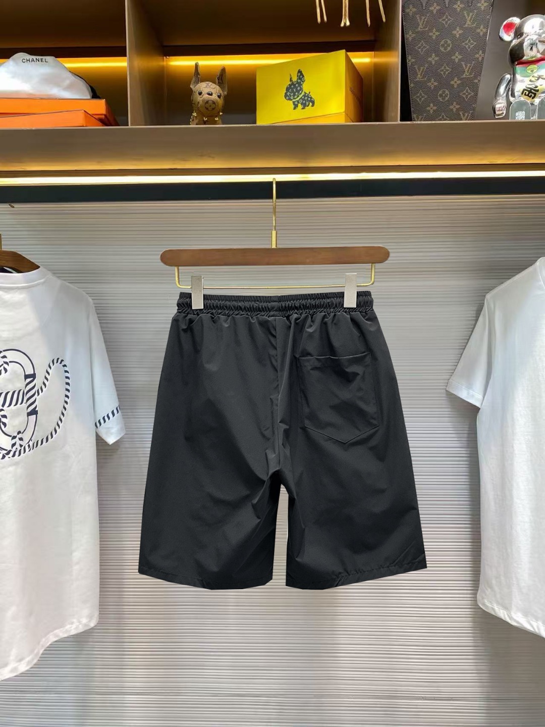 Prada 普拉达 三标齐全 2026夏季新款男士休闲短裤 高级定制面料透气面料 透气弹力舒适度极高