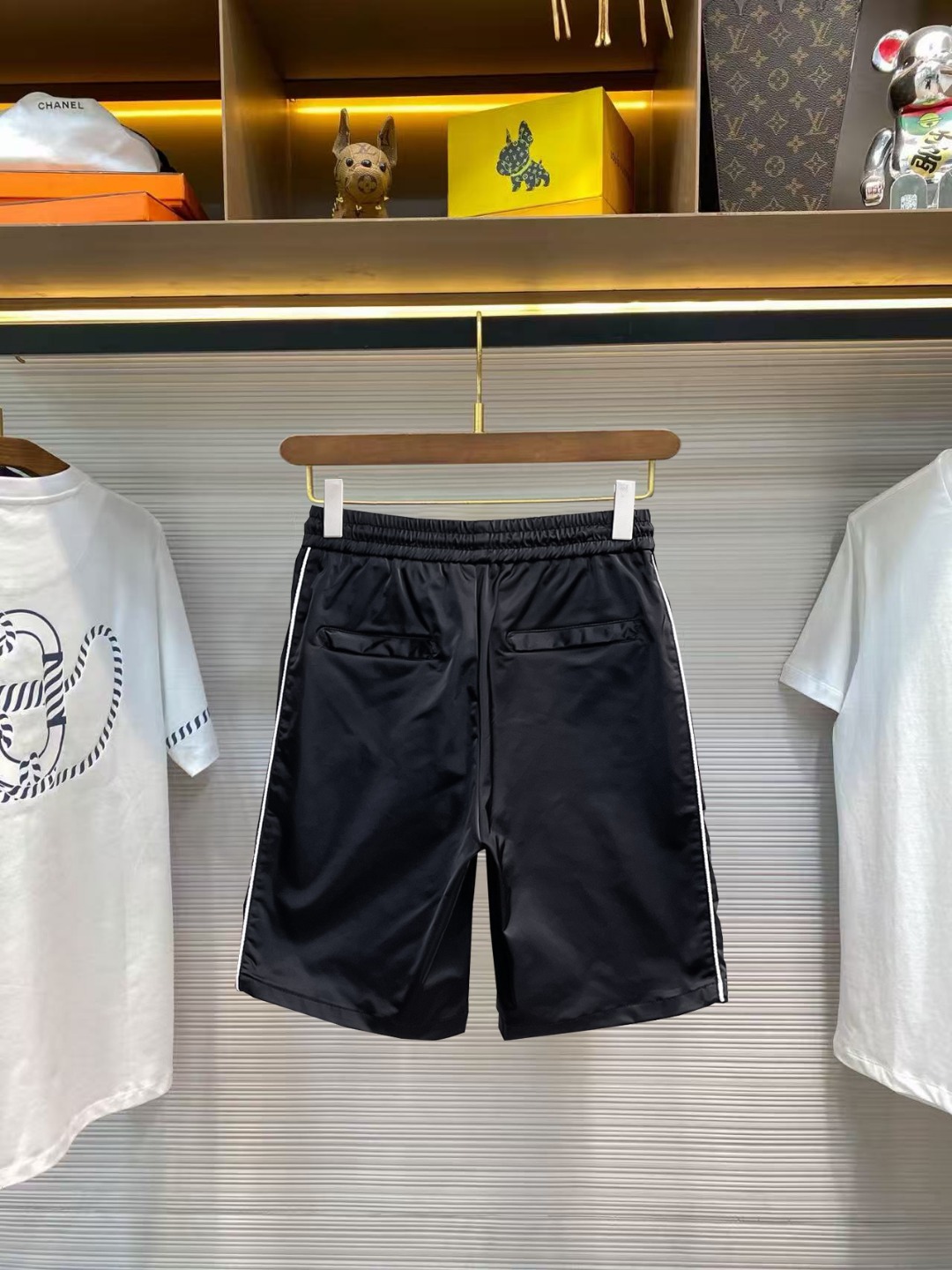 Prada 普拉达 三标齐全 2026夏季新款男士休闲短裤 高级定制面料透气面料 透气弹力舒适度极高