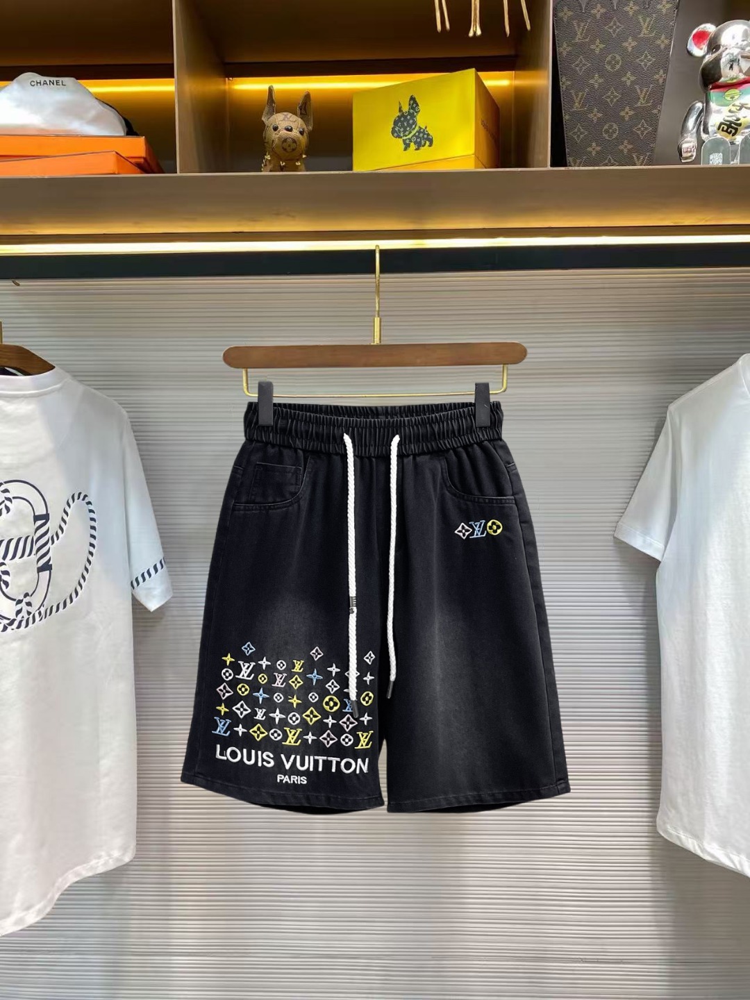 Louis Vuitton LV 三标齐全 2026夏季新款男士休闲短裤 高级定制面料透气面料 透气弹力舒适度极高