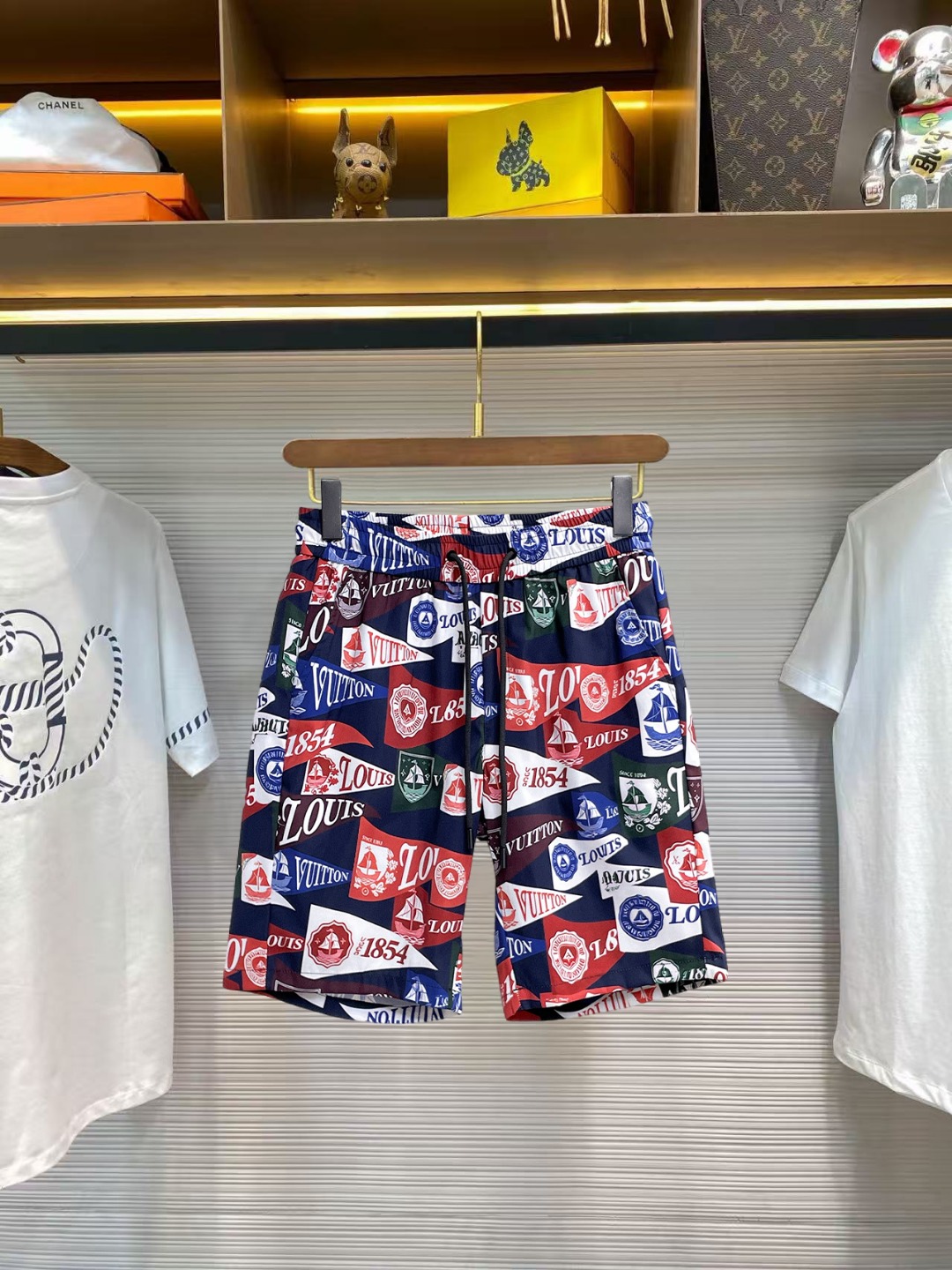 Louis Vuitton LV 三标齐全 2026夏季新款男士休闲短裤 高级定制面料透气面料 透气弹力舒适度极高