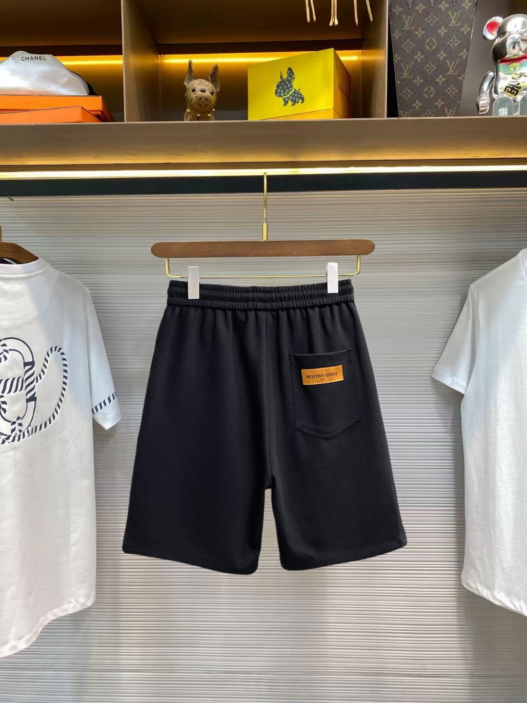 Louis Vuitton LV 三标齐全 2026夏季新款男士休闲短裤 高级定制面料透气面料 透气弹力舒适度极高