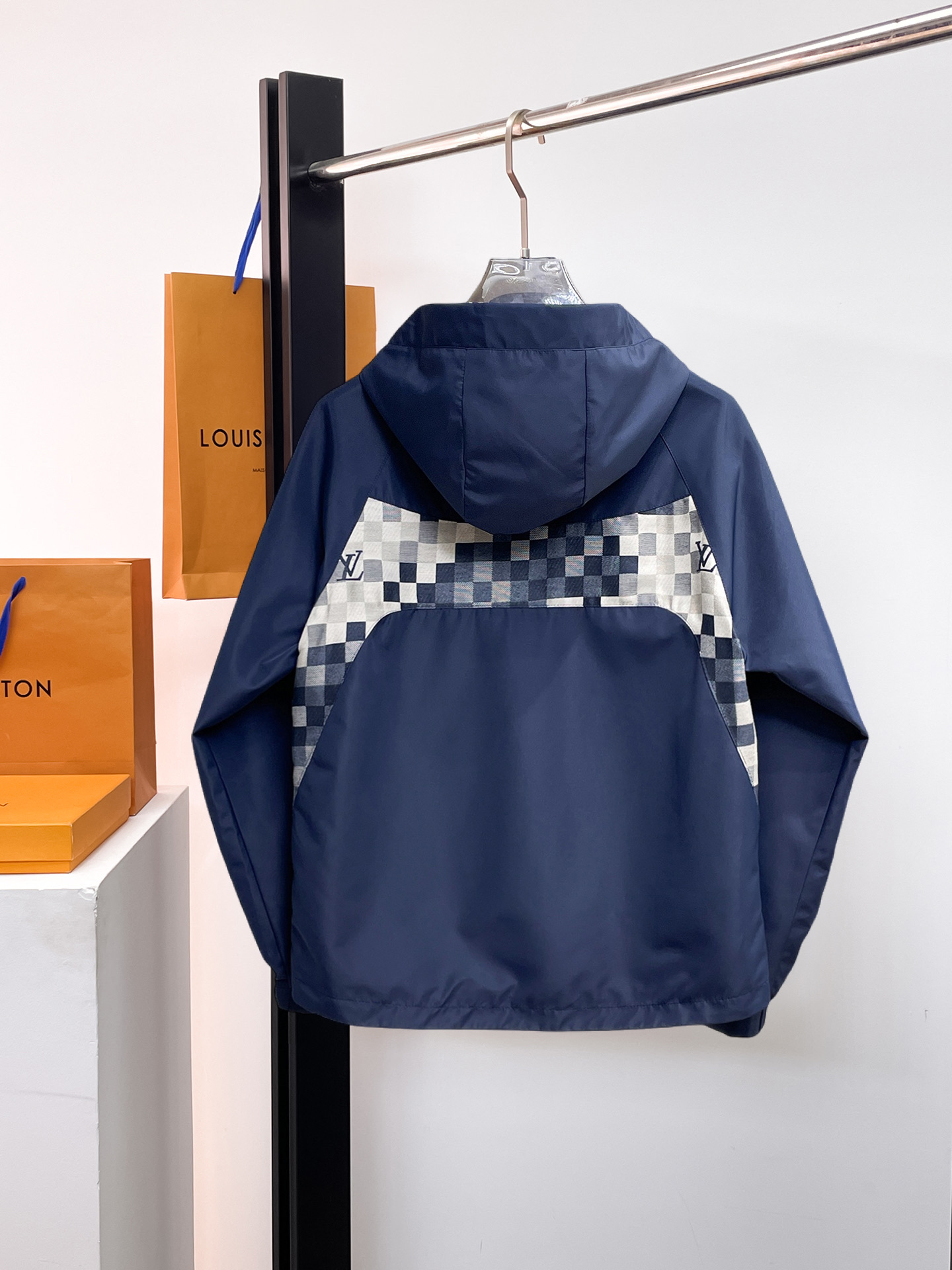 Louis Vuitton Lv 2026春季新款夹克外套 秀场新品‼品相非常完美 舒适保暖 三标齐全色泽饱满诱人