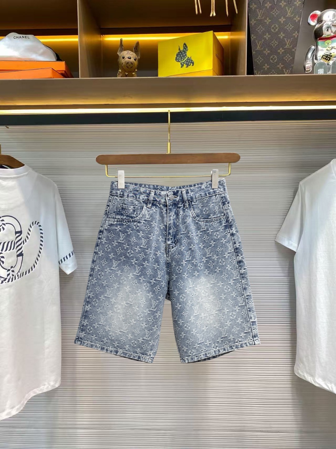 Louis Vuitton LV 货品 牛仔短裤 牛仔短裤 重工打造 品牌 LOGO设计 三标齐全 五金辅料