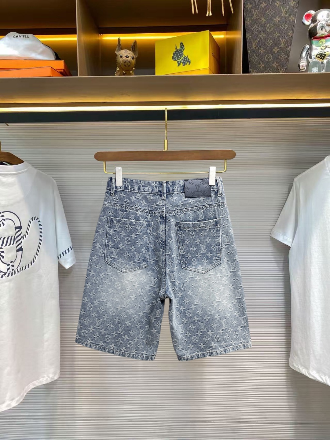 Louis Vuitton LV 货品 牛仔短裤 牛仔短裤 重工打造 品牌 LOGO设计 三标齐全 五金辅料