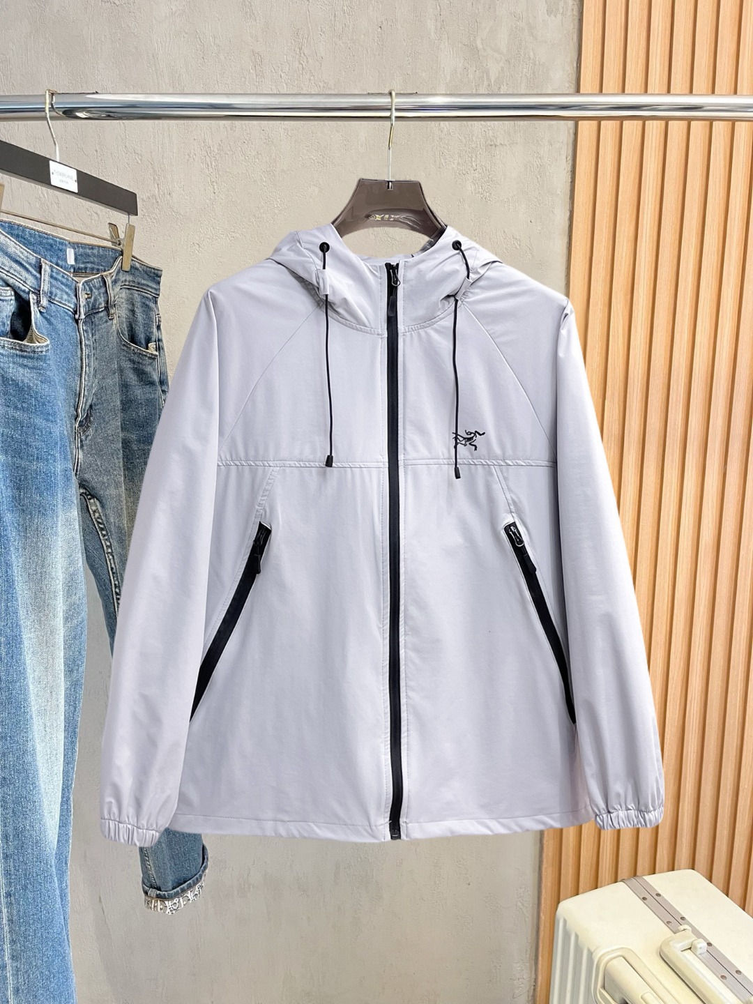Arc'teryx 始祖鸟 2026夏季防晒衣夏季旅游出行 海外 同步 轻薄高品质面料奢华高级定制 任何人都可以轻松驾驭
