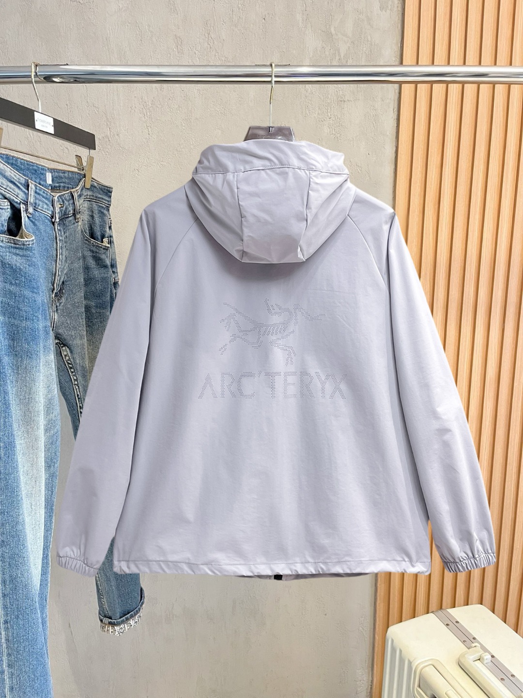 Arc'teryx 始祖鸟 2026夏季防晒衣夏季旅游出行 海外 同步 轻薄高品质面料奢华高级定制 任何人都可以轻松驾驭