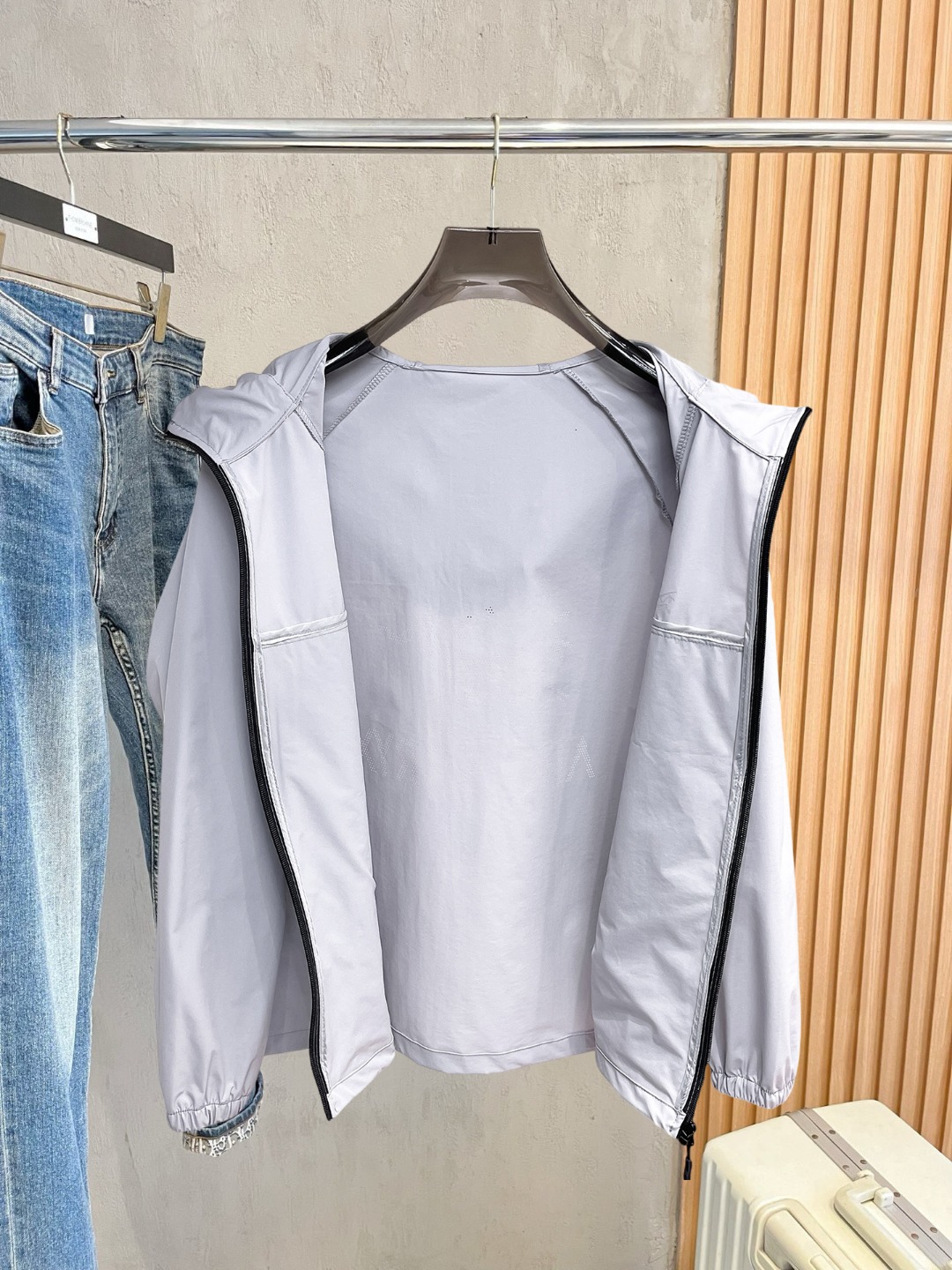 Arc'teryx 始祖鸟 2026夏季防晒衣夏季旅游出行 海外 同步 轻薄高品质面料奢华高级定制 任何人都可以轻松驾驭