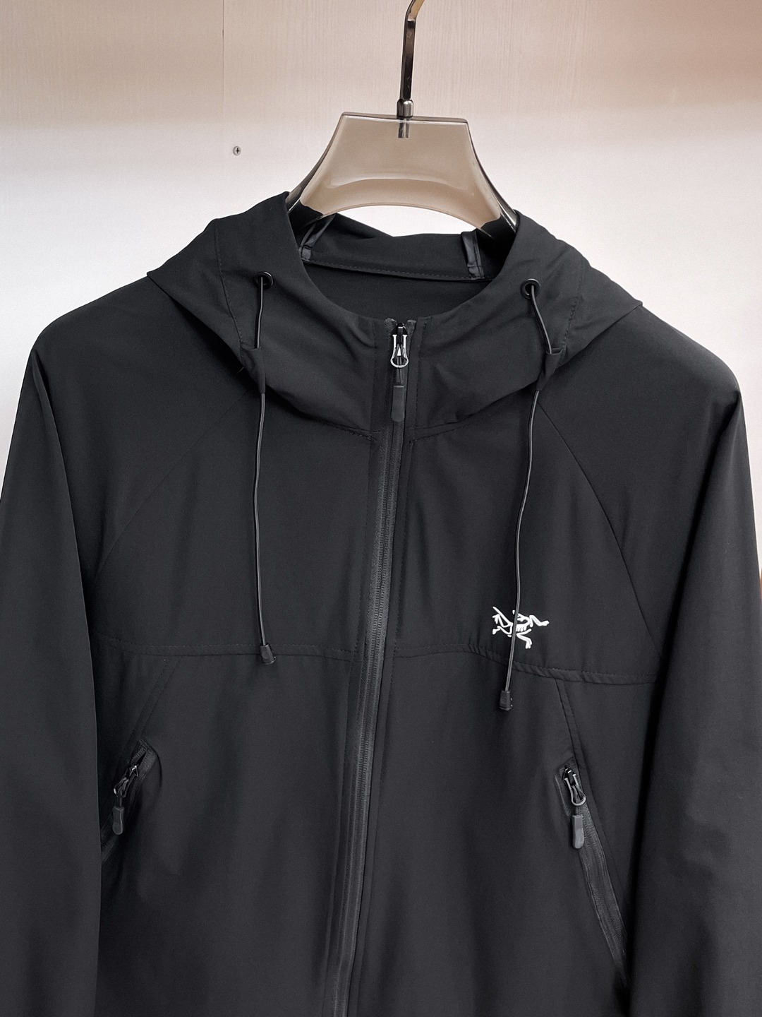 Arc'teryx 始祖鸟 2026夏季防晒衣夏季旅游出行 海外 同步 轻薄高品质面料奢华高级定制 任何人都可以轻松驾驭