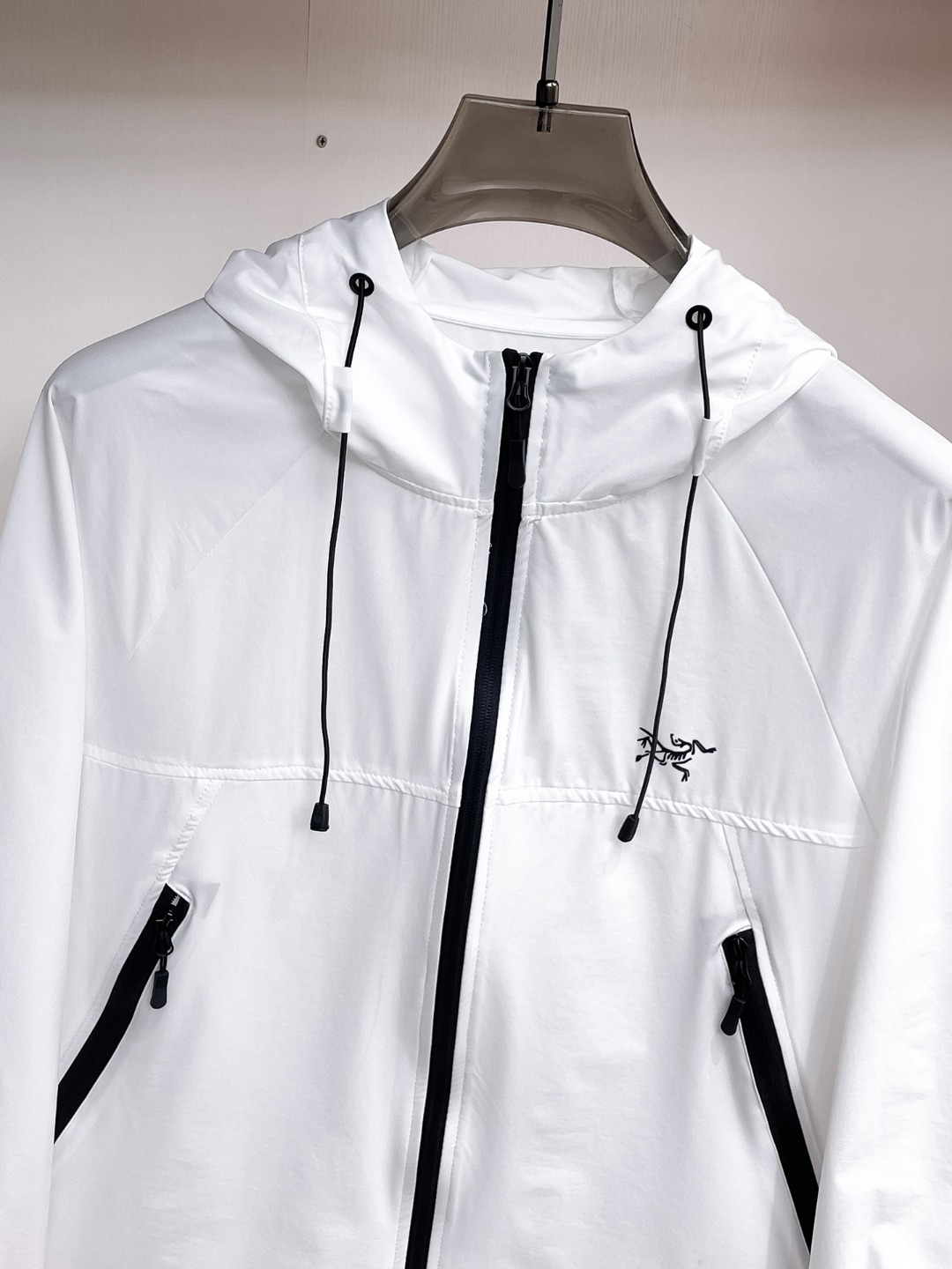 Arc'teryx 始祖鸟 2026夏季防晒衣夏季旅游出行 海外 同步 轻薄高品质面料奢华高级定制 任何人都可以轻松驾驭