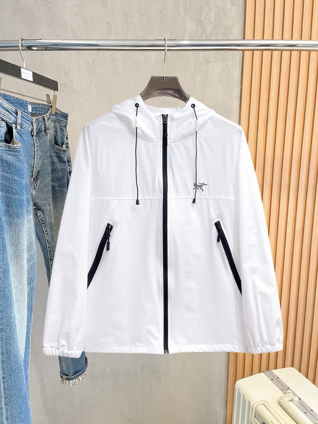 Arc'teryx 始祖鸟 2026夏季防晒衣夏季旅游出行 海外 同步 轻薄高品质面料奢华高级定制 任何人都可以轻松驾驭