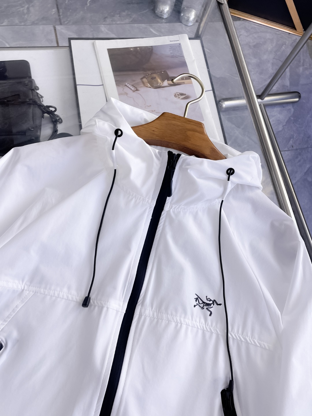 Arc'teryx 始祖鸟 2026夏季防晒衣夏季旅游出行 海外 同步 轻薄高品质面料奢华高级定制 任何人都可以轻松驾驭