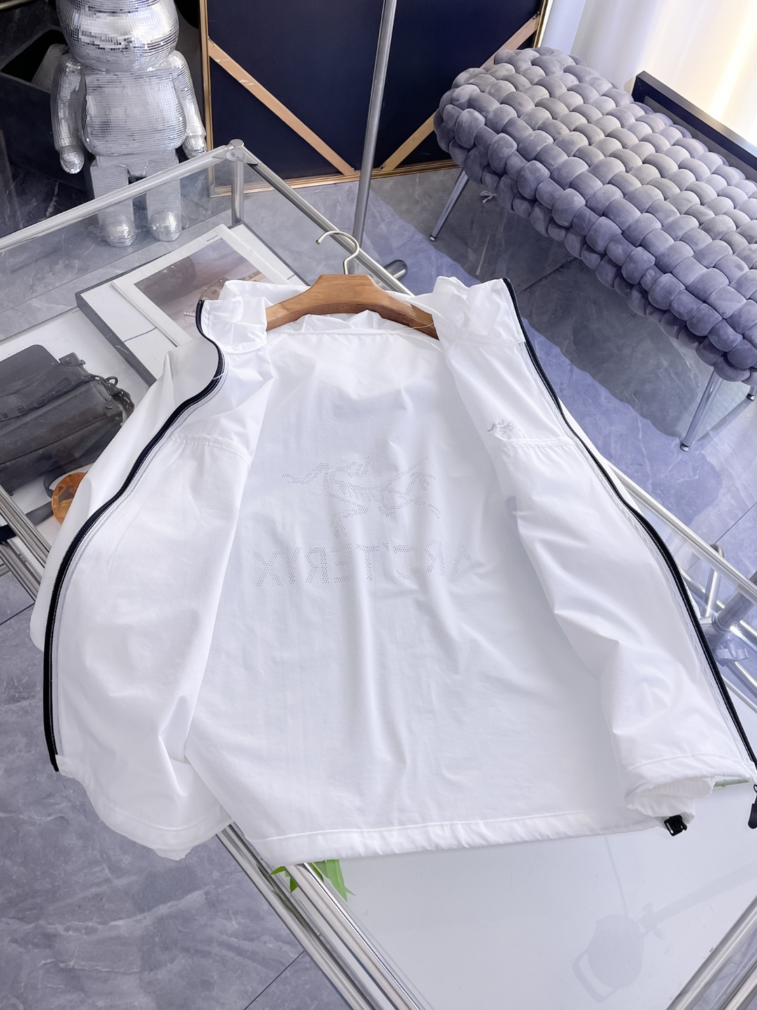 Arc'teryx 始祖鸟 2026夏季防晒衣夏季旅游出行 海外 同步 轻薄高品质面料奢华高级定制 任何人都可以轻松驾驭