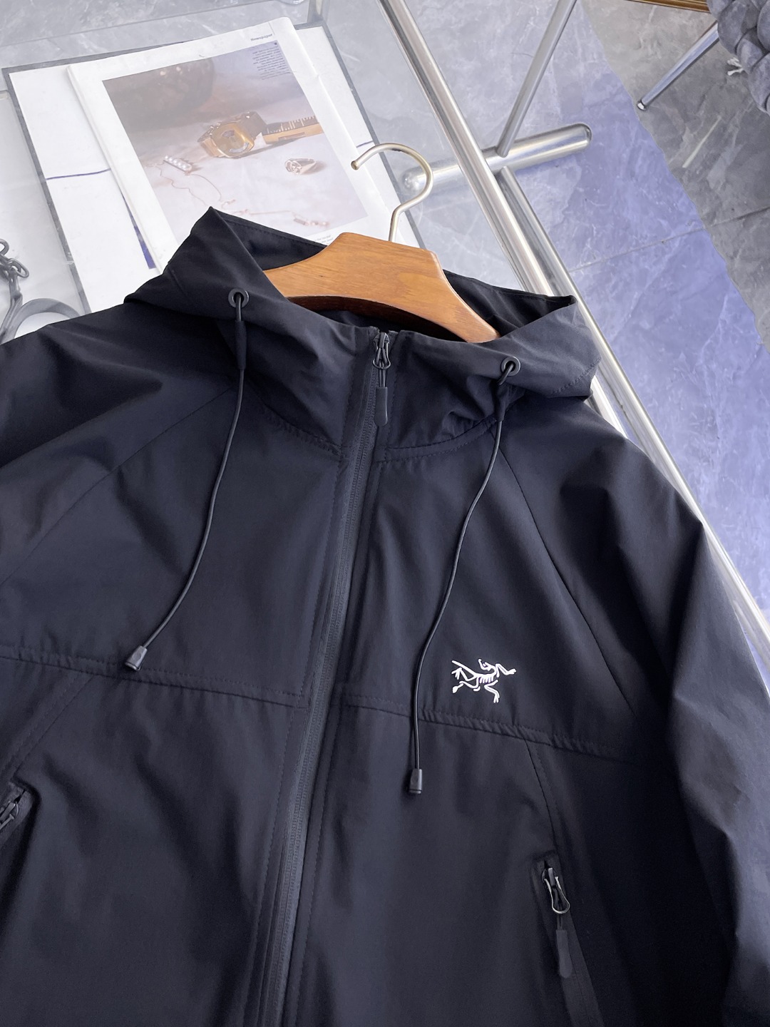 Arc'teryx 始祖鸟 2026夏季防晒衣夏季旅游出行 海外 同步 轻薄高品质面料奢华高级定制 任何人都可以轻松驾驭