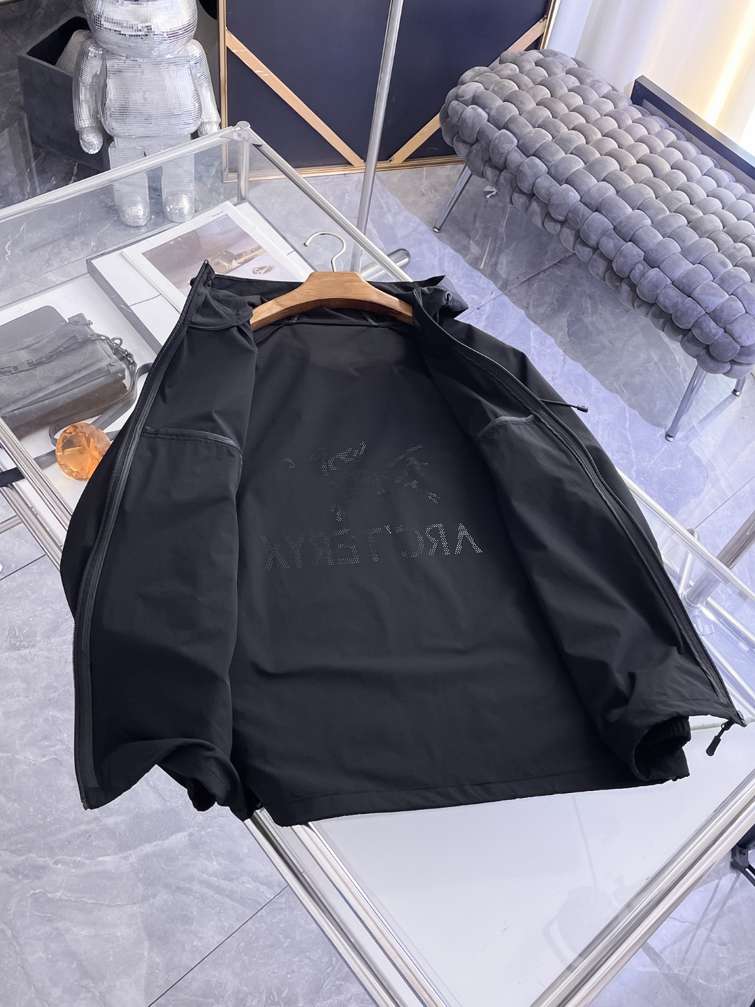 Arc'teryx 始祖鸟 2026夏季防晒衣夏季旅游出行 海外 同步 轻薄高品质面料奢华高级定制 任何人都可以轻松驾驭