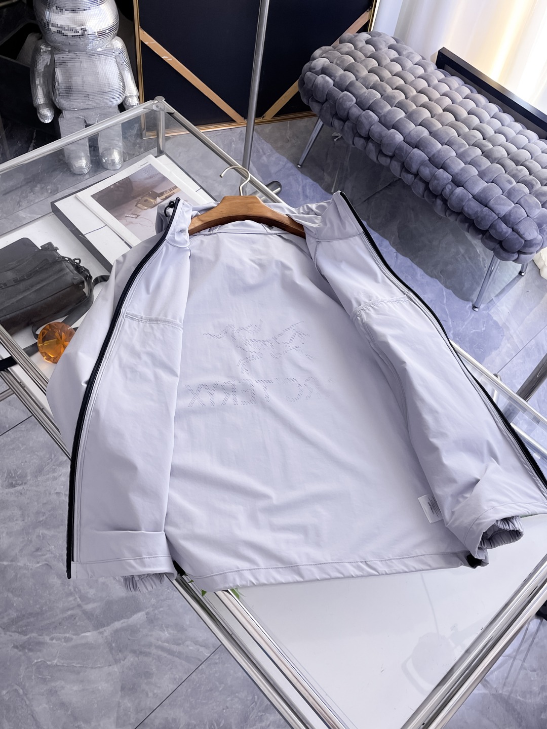 Arc'teryx 始祖鸟 2026夏季防晒衣夏季旅游出行 海外 同步 轻薄高品质面料奢华高级定制 任何人都可以轻松驾驭