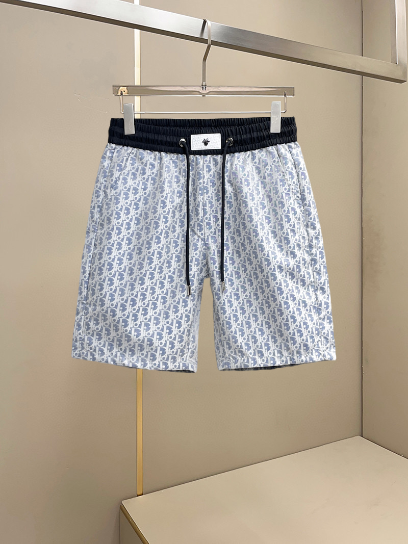 NO:843318,Dior's new 2026 summer original counter casual shorts, luxury classic brand original LOGO accessories, counter best-selling style, very comfortable to wear, low-key yet luxurious, very classy to wear. Needless to say the trousers style and tailoring, the upper body is exquisite and high-end, first-class and top-quality materials. Really palace-level casual pants. The cotton of Turkey is selected for its outstanding quality. After heavy washing, the pants are very soft!  Don't be picky. The upper body is absolutely stylish and extremely luxurious. Please state your height and weight when placing an order for sizes M-3XL.,,dior,shorts,19860909迪奥 2026夏季新款原单专柜休闲短裤,奢华经典品牌原版LOGO配饰 专柜热销款 身穿着非常舒适 低调不失奢华 穿出去非常有档次 裤型款式和裁剪亦无需多言 上身精致跃然高档一等一顶级质料 真正殿堂级的休闲裤 选用土耳其的棉花品质卓然,经过重水洗使得裤子很柔软！不挑人 上身绝对的有型 极度奢华. 尺码M-3XL下单报身高体重.,,dior,shorts,,Men's clothing