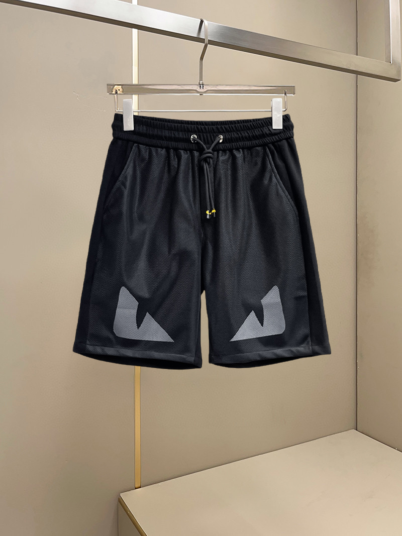 NO:843330,Fendi 2026 summer new original counter casual shorts, luxury classic brand original LOGO accessories, counter best-selling style, very comfortable to wear, low-key yet luxurious, very classy to wear. Needless to say the trousers style and tailoring, the upper body is exquisite and high-end, first-class and top-quality materials. Really palace-level casual pants. The cotton of Turkey is selected for its outstanding quality. After heavy washing, the pants are very soft!  Don't be picky, the upper body is absolutely stylish and extremely luxurious. Please quote your height and weight when ordering sizes M-3XL.,,fendi,shorts,19860909芬迪 2026夏季新款原单专柜休闲短裤,奢华经典品牌原版LOGO配饰 专柜热销款 身穿着非常舒适 低调不失奢华 穿出去非常有档次 裤型款式和裁剪亦无需多言 上身精致跃然高档一等一顶级质料 真正殿堂级的休闲裤 选用土耳其的棉花品质卓然,经过重水洗使得裤子很柔软！不挑人 上身绝对的有型 极度奢华. 尺码M-3XL下单报身高体重.,,fendi,shorts,,Men's clothing