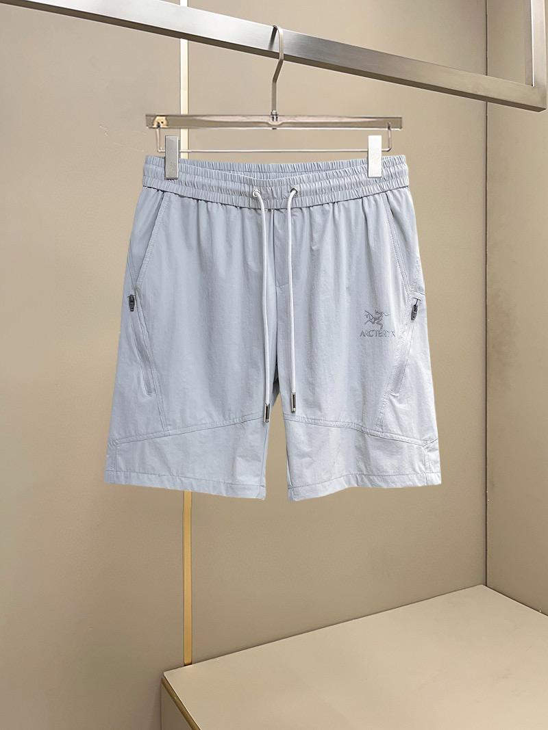 NO:843336,Arc'teryx 2026 summer new original counter casual shorts, luxury classic brand original LOGO accessories, counter best-selling model, very comfortable to wear, low-key yet luxurious, very classy to wear. Needless to say the trousers style and tailoring, the upper body is exquisite and high-end, first-class and top-quality materials. Really palace-level casual pants. The cotton of Turkey is of outstanding quality. After heavy washing, the pants are very soft!  Don't be picky, the upper body is absolutely stylish and extremely luxurious. Please state your height and weight when placing an order for sizes M-3XL.,arc'teryx,shorts,19860909始祖鸟 2026夏季新款原单专柜休闲短裤,奢华经典品牌原版LOGO配饰 专柜热销款 身穿着非常舒适 低调不失奢华 穿出去非常有档次 裤型款式和裁剪亦无需多言 上身精致跃然高档一等一顶级质料 真正殿堂级的休闲裤 选用土耳其的棉花品质卓然,经过重水洗使得裤子很柔软！不挑人 上身绝对的有型 极度奢华. 尺码M-3XL下单报身高体重.,arc'teryx,shorts,,Men's clothing