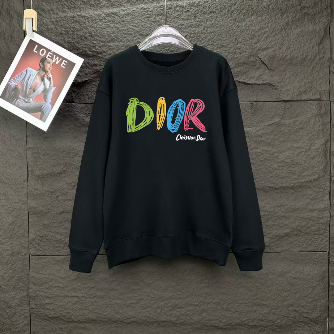 NO:128436,Dior Spring European counter new style top-quality original single fashion casual long-sleeved T-shirt sweatshirt. 25ss spring fashion internet celebrity fashion trendy customization, selected imported high-density cotton fabrics, exquisite original logo creation, excellent comfort and breathability, excellent soft, wrinkle resistance and sagging. Whether it is single or inner wear, it is very handsome, which conforms to the practical dressing habits of men, pursues luxury, noble and elegant style, and creates extraordinary men's taste. The best choice for urban fashion men. Size M~XXXL,,dior,hoodie,sweatshirts,tees,t-shirt,alexander wang19860909迪奥 春季欧洲专柜新款 顶级原单时尚休闲长袖T恤卫衣. 25ss春季时尚网红潮人定制,精选进口高密度棉面料,精致原版logo打造,舒适性与透气性兼优,柔软抗皱弹性和垂性极佳,无论是单穿或是内搭都是帅气十足,吻合了男性实用穿衣习惯,追求奢华高贵优雅风范,打造不凡男士品味,都市时尚男尤首选.尺码M~XXXL,,dior,hoodie,sweatshirts,tees，t-shirt,alexander wang,Men's clothing