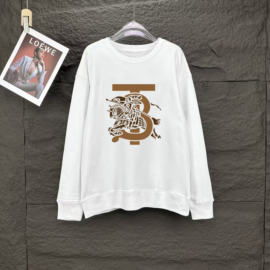 NO:128438,Burberry Spring European counter new style top-quality original single fashion casual long-sleeved T-shirt sweatshirt. 25ss spring fashion internet celebrity fashion trendy customization, selected imported high-density cotton fabrics, exquisite original logo creation, excellent comfort and breathability, excellent soft, wrinkle resistance and sagging. Whether it is single or inner wear, it is very handsome, matching men's practical dressing habits, pursuing luxury, noble and elegant style, creating extraordinary men's taste, urban fashion men's first choice. Size M~XXXL,,burberry,hoodie,sweatshirts,tees,t-shirt,alexander wang19860909巴宝莉 春季欧洲专柜新款 顶级原单时尚休闲长袖T恤卫衣. 25ss春季时尚网红潮人定制,精选进口高密度棉面料,精致原版logo打造,舒适性与透气性兼优,柔软抗皱弹性和垂性极佳,无论是单穿或是内搭都是帅气十足,吻合了男性实用穿衣习惯,追求奢华高贵优雅风范,打造不凡男士品味,都市时尚男尤首选.尺码M~XXXL,,burberry,hoodie,sweatshirts,tees，t-shirt,alexander wang,Men's clothing