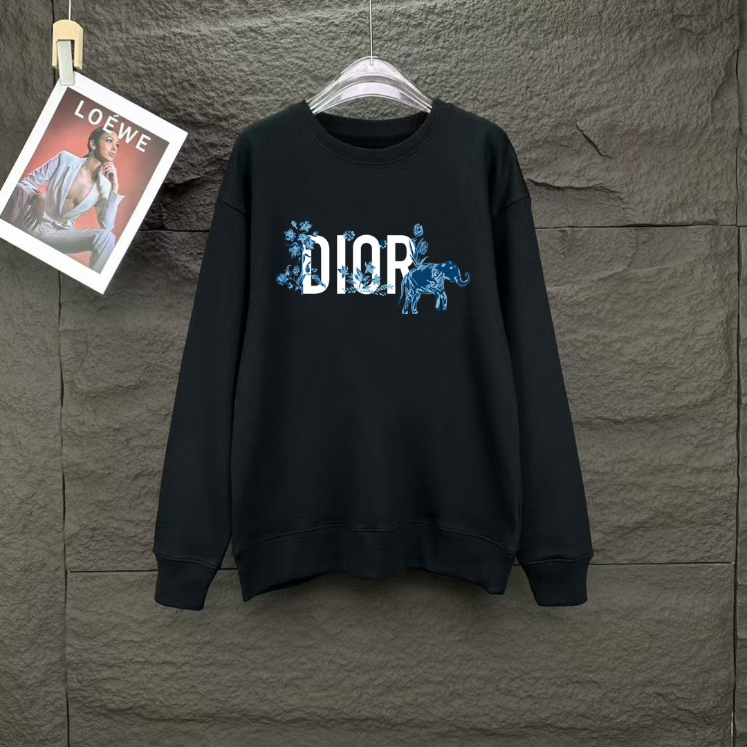NO:128480,Dior Spring European counter new style top-quality original single fashion casual long-sleeved T-shirt sweatshirt. 25ss spring fashion internet celebrity fashion trendy customization, selected imported high-density cotton fabrics, exquisite original logo creation, excellent comfort and breathability, excellent soft, wrinkle resistance and sagging. Whether it is single or inner wear, it is very handsome, which conforms to the practical dressing habits of men, pursues luxury, noble and elegant style, and creates extraordinary men's taste. The best choice for urban fashion men. Size M~XXXL,,dior,hoodie,sweatshirts,tees,t-shirt,alexander wang19860909迪奥 春季欧洲专柜新款 顶级原单时尚休闲长袖T恤卫衣. 25ss春季时尚网红潮人定制,精选进口高密度棉面料,精致原版logo打造,舒适性与透气性兼优,柔软抗皱弹性和垂性极佳,无论是单穿或是内搭都是帅气十足,吻合了男性实用穿衣习惯,追求奢华高贵优雅风范,打造不凡男士品味,都市时尚男尤首选.尺码M~XXXL,,dior,hoodie,sweatshirts,tees，t-shirt,alexander wang,Men's clothing