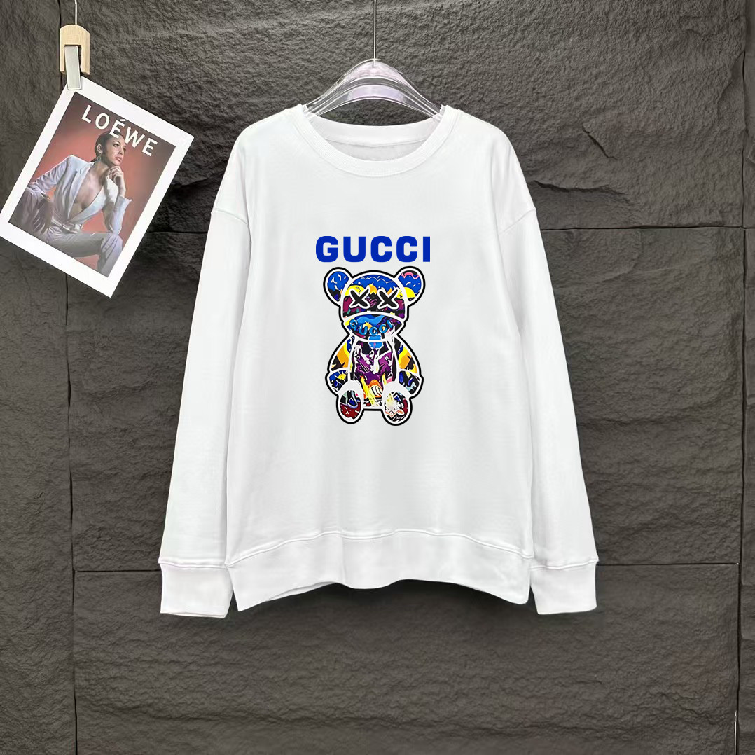 NO:128467,Guqi, new spring European counter style, top-quality original single fashion casual long-sleeved T-shirt sweatshirt. 25ss spring fashion internet celebrity trendy customization, selected imported high-density cotton fabrics, exquisite original logo creation, excellent comfort and breathability, excellent soft, wrinkle resistance and sagging. Whether it is single or inner wear, it is very handsome, which conforms to the practical dressing habits of men, pursues luxury, noble and elegant style, and creates extraordinary men's taste. The best choice for urban fashion men. Size M~XXXL,,hoodie, sweatshirts,tees, t-shirt, alexander wang19860909古奇 春季欧洲专柜新款 顶级原单时尚休闲长袖T恤卫衣. 25ss春季时尚网红潮人定制,精选进口高密度棉面料,精致原版logo打造,舒适性与透气性兼优,柔软抗皱弹性和垂性极佳,无论是单穿或是内搭都是帅气十足,吻合了男性实用穿衣习惯,追求奢华高贵优雅风范,打造不凡男士品味,都市时尚男尤首选.尺码M~XXXL,,hoodie,sweatshirts,tees，t-shirt,alexander wang,Men's clothing