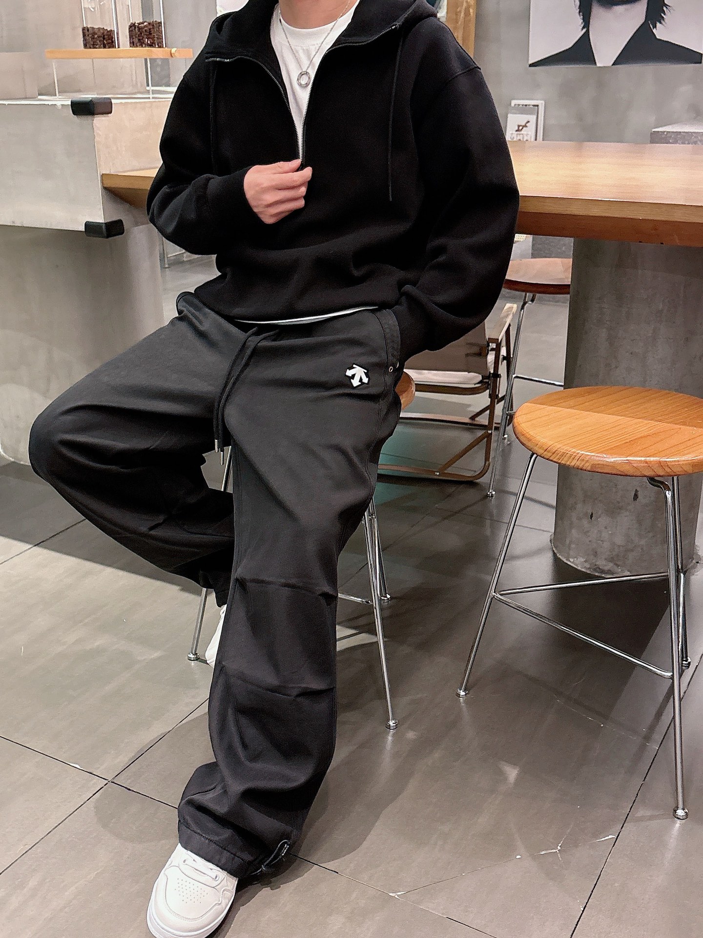 迪桑特🔥🔥新款加绒长裤，香港洋行渠道货，高级优质面料，绒面内里，细腻柔软程度非同一般。金属标识增添看点，