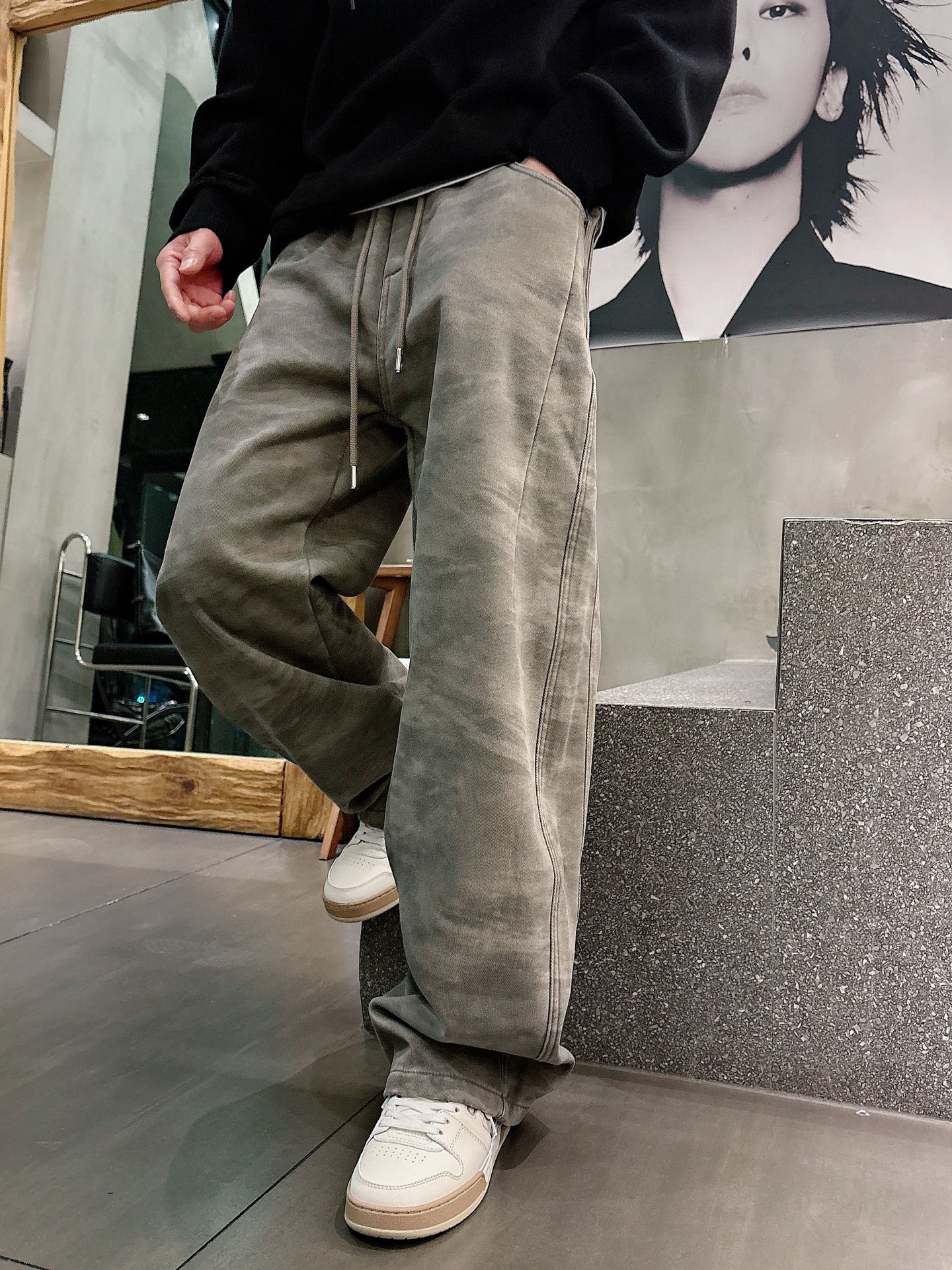 驴家🔥🔥休闲直筒加绒长裤，采用优质棉质材质，挺括有型，整体水洗效果上身足够吸睛且回头率爆棚！休闲直筒裤装