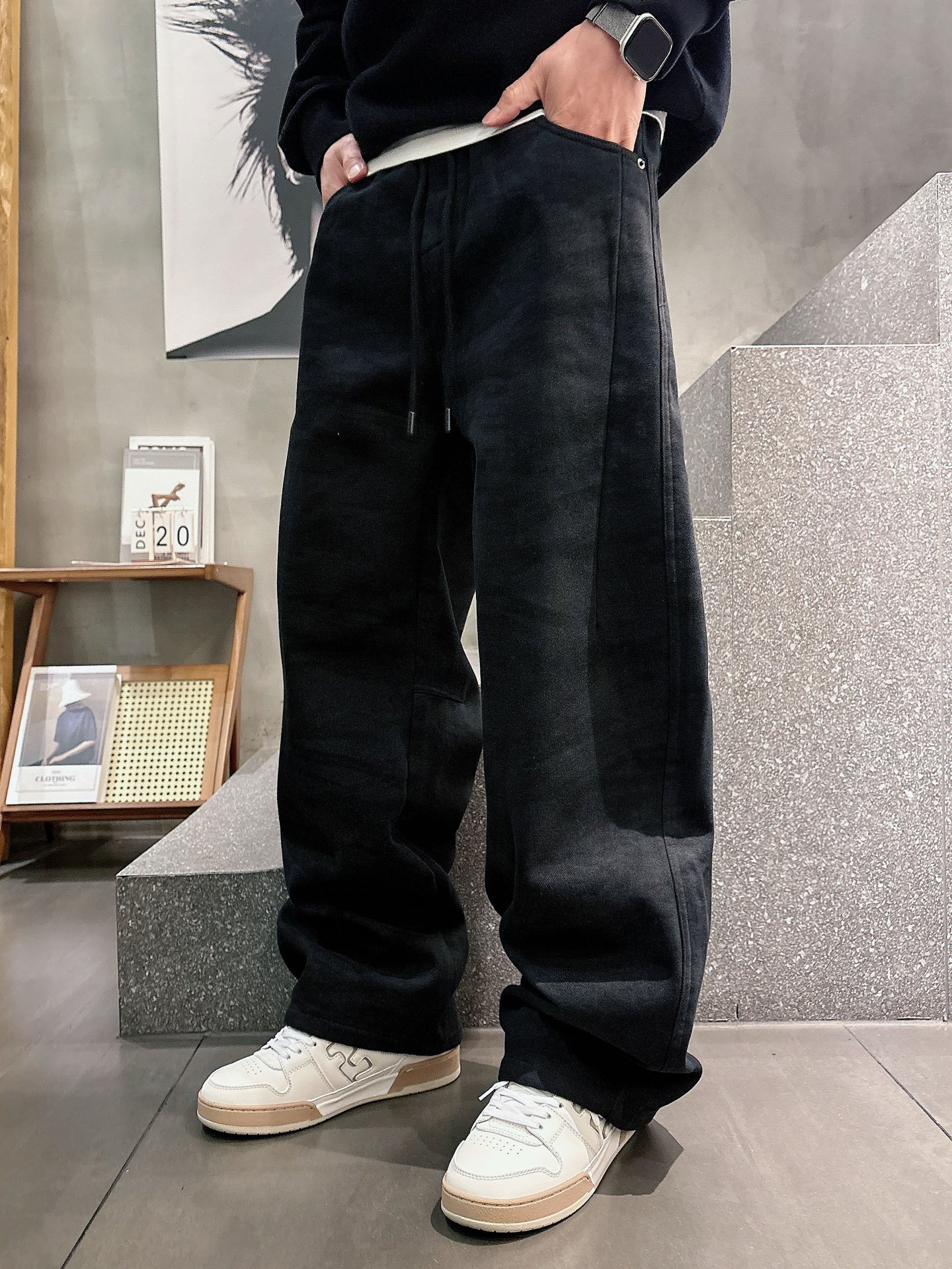 驴家🔥🔥休闲直筒加绒长裤，采用优质棉质材质，挺括有型，整体水洗效果上身足够吸睛且回头率爆棚！休闲直筒裤装