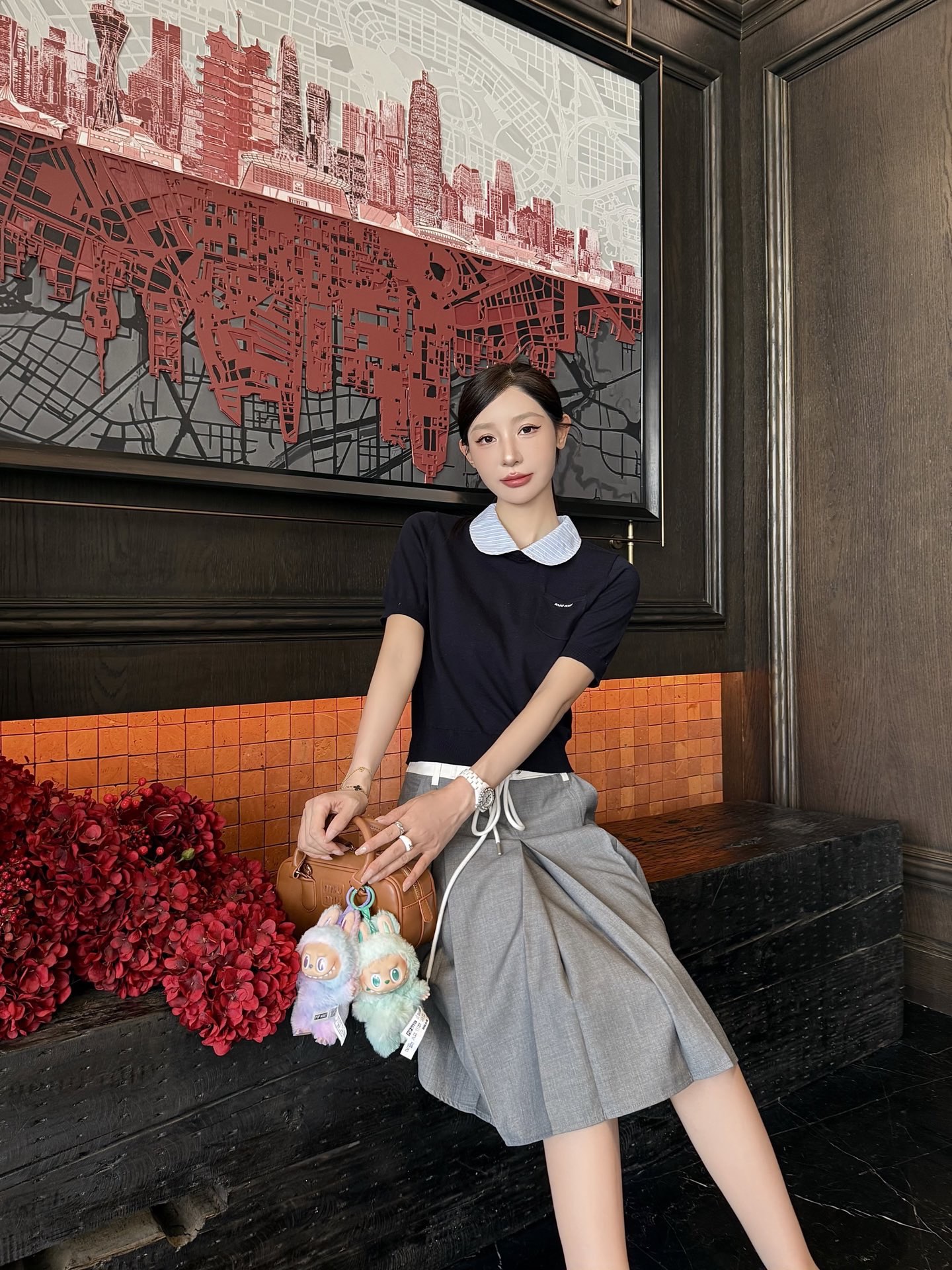 NO:752911,miumi*26 new summer knitted Polo shirt with short-sleeved blue and white stripes collides with a fresh college feel, breaks the dullness of solid colors, and hides the playfulness and agility of a girl. The small pocket on the chest is embellished with the brand logo. It is simple yet refined. It is a low-key identity comment. It is also an ingenious idea for dressing. 2 colors and sizes SML are in stock,, miumiu, T-shirt,19860909miumi*26夏季新款针织Polo衫短袖蓝白条纹碰撞出清新学院感 打破纯色沉闷 藏着少女的俏皮与灵动 胸前小口袋缀品牌标识 简约中见精致 是低调的身份注解 也是穿搭巧思2色尺码SML现货,,miumiu,T-shirt,,Women's clothing