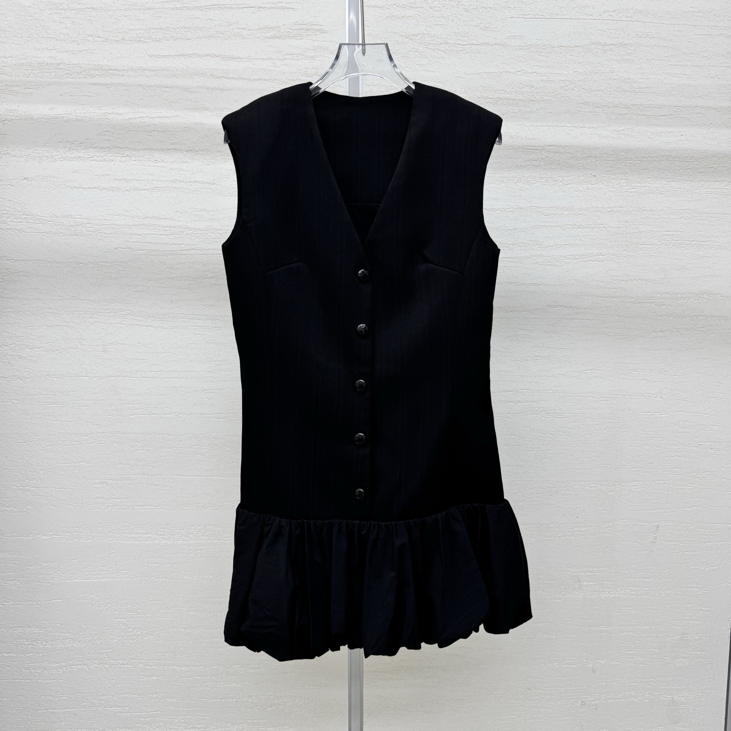 NO:801828,Support Sandro* new model coming soon, casual little girly style skirt is shipped, mesh long-sleeved T-shirt under spring, single wear in summer, a must-have for age reduction, the upper body is super good-looking, please note that large products do not have collar tags, you need to place an order and make a note to match, a large number of ready-made SML real-shot detailed pictures, skirts, tees, t-shirts,19860909支持换款Sandro*新款来袭,休闲小女人风裙子出货,春季内搭网纱长袖T恤,夏季单穿,减龄必备款,上身超好看,注意,大货不带领标,需要下单备注配,大量现货供应SML实拍细节图,,skirts,tees，t-shirt,,Women's clothing