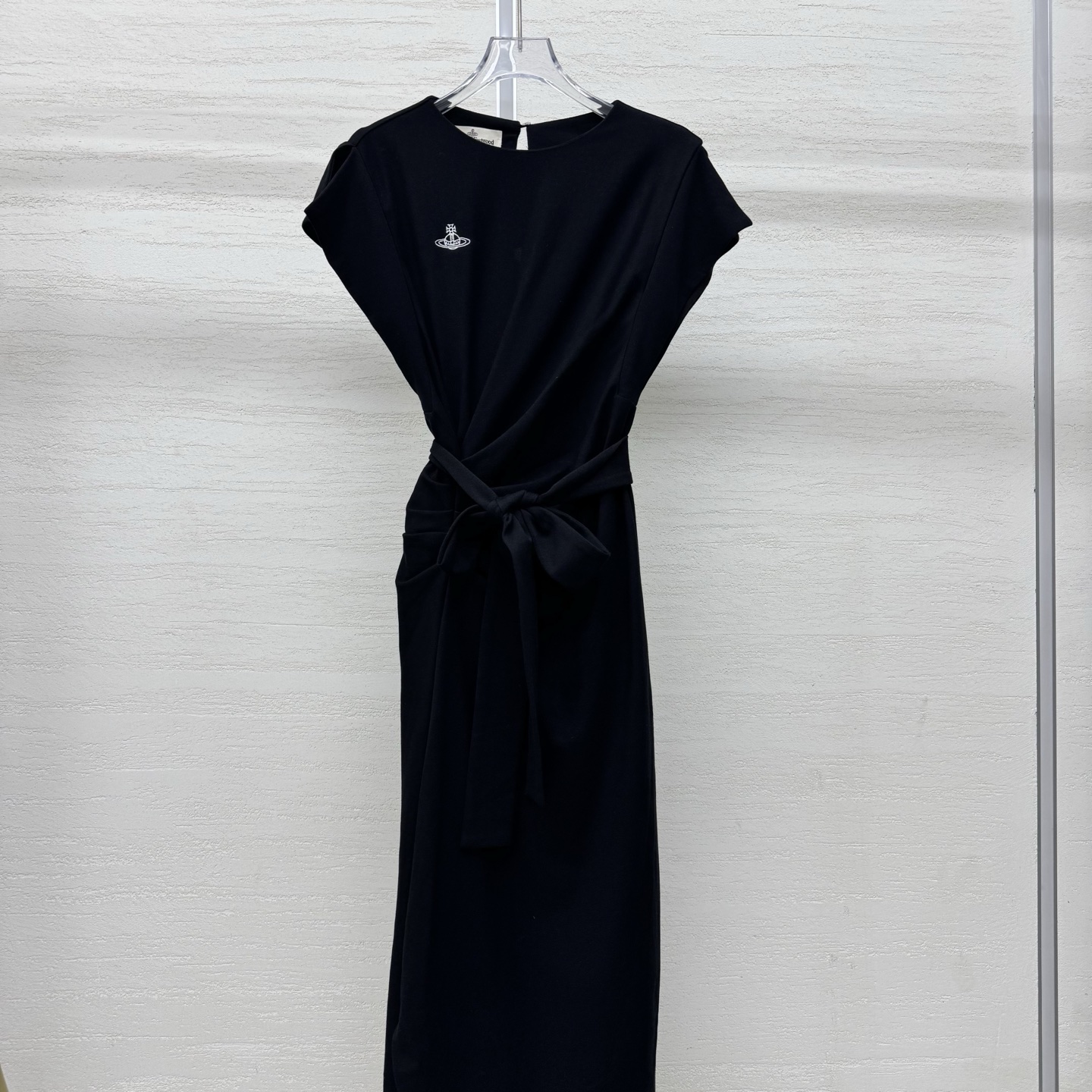 NO:801795,Support for changing vi, popular style is here, pique knitted fabric, one piece can be worn, waisted version, with small flying sleeves, perfectly covering the arms, the belt can be placed arbitrarily, popular style at the stall, ready-made SML real shot details,,19860909支持换款vi爆款来了,珠地针织面料,一件搞定穿搭,收腰版型,带小飞袖,完美遮挡手臂,腰带可任意摆放,档口大爆款,现货SML实拍细节图,,,Women's clothing