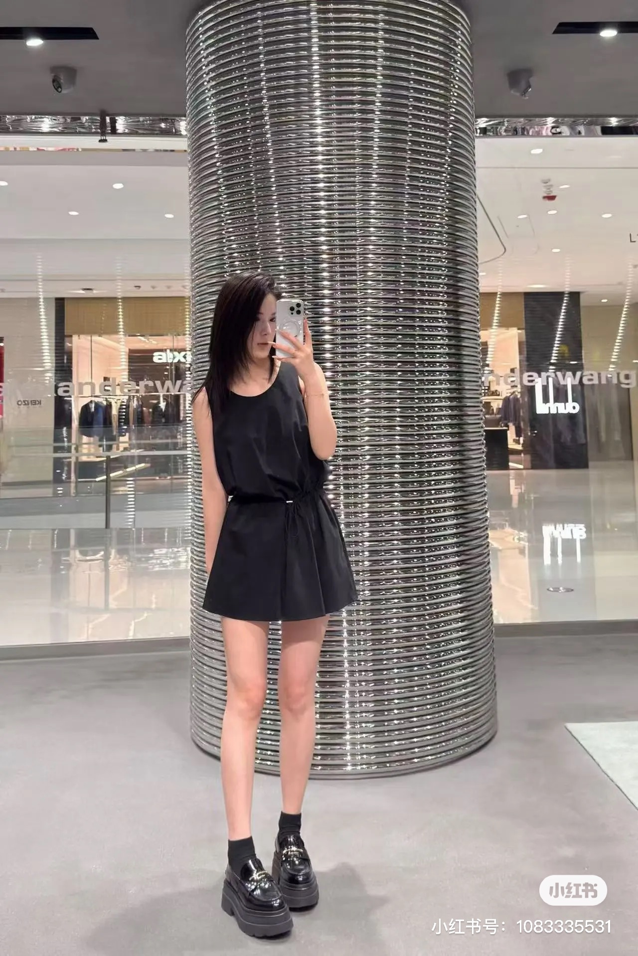 NO:801815,Alexander Wa** king round neck logo drawstring sleeveless dress is shipped, high-end version, waist drawstring adjustment, exquisite embroidery, looks great when worn alone or layered, large goods SML,, alexander wang, skirts,19860909Alexander Wa**大王圆领 徽标 抽绳 无袖连衣裙出货,高端版本,腰部抽绳调节,精致刺绣,单穿叠穿都很好看,大货SML,,alexander wang,skirts,,Women's clothing