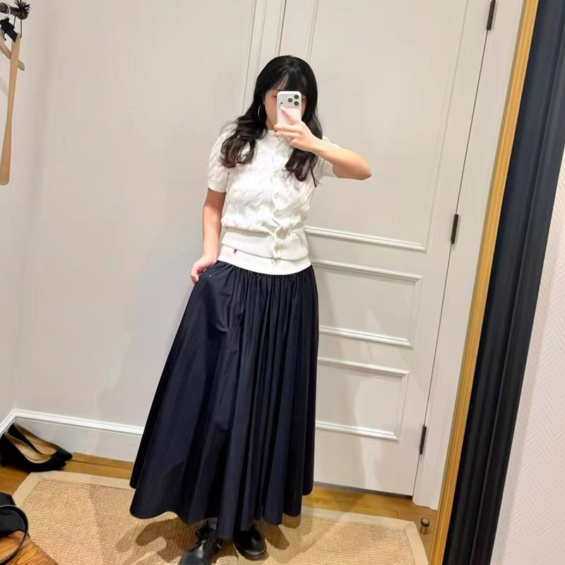 NO:801797,Pol*Ralph Lau**n women's logo embroidered A-line mid-length skirt is shipped, we have a series of long and short versions, paired with the same series of linen shirts, light luxury style, high-end quality, large quantities of two-color SML, loro piana, skirts,19860909Pol*Ralph Lau**n女士logo刺绣A字中长半身裙出货,长板短版一系列咱家都有,搭配同系列亚麻衬衣,轻奢风,高端品质,大货两色SML,,loro piana,skirts,,Women's clothing