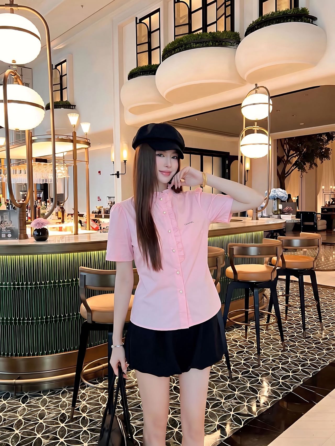 NO:807864,chan**26Ss new spring and summer fungus college style short-sleeved shirt丨exclusively developed by yb!  Top quality production!  The custom-made molded hardware letter badge is the finishing touch of the brand. The solid white and pink gentle lace outlines a sweet college feel. The high-count cotton fabric is breathable and skin-friendly. The crisp version hides small fat. The chest Logo hardware logo + double C engraved pearl breast buttons.  Low-key declaration of noble status, whether it is a sweet girl style with a pleated skirt or a light and mature look with a suit, it can be easily controlled. This shirt is the most understanding girl's heart in spring. Two colors are available in stock S/M/L, chanel, skirts, shirts, T-shirt, business suit,19860909chan**26Ss春夏新款木耳边学院风短袖衬衫丨独家yb开发！顶级高版出品！订制开模五金字母胸章为品牌的点睛之笔,纯色系白色粉色温柔花边勾勒出甜美学院感,高支棉面料透气亲肤,挺括版型藏住小赘肉,胸口Logo五金标识+双C刻字珍珠排扣 低调宣告贵气身份,无论是配百褶裙的甜妹风,还是搭西装的轻熟感,都能轻松驾驭.这件衬衫,是春天里最懂少女心的存在.两色现货发售S/M/L,,chanel,skirts,shirts,T-shirt,business suit,,Women's clothing