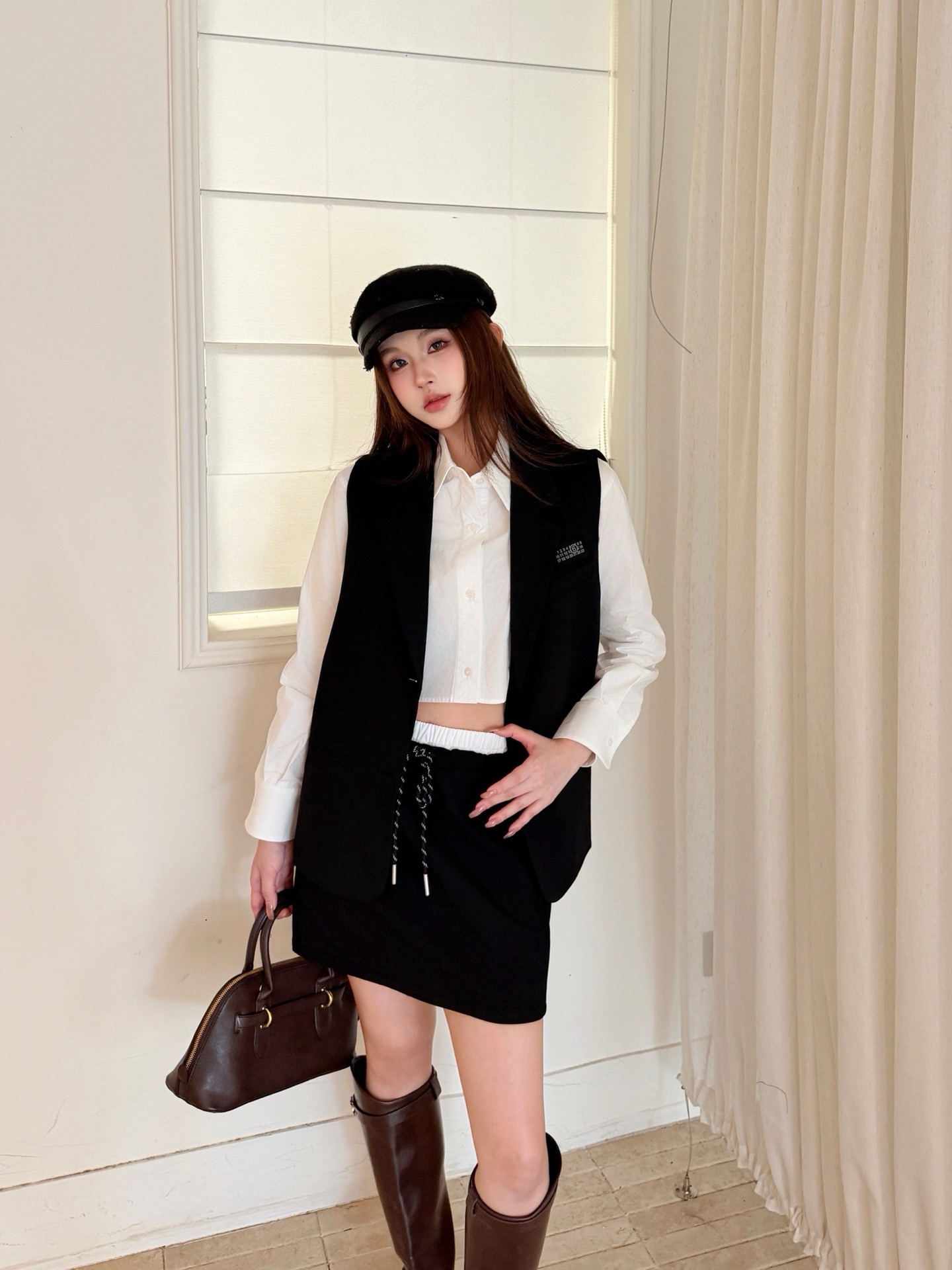 NO:954943,26 new early autumn Mais** spliced ​​fake two-piece suit, one set to complete the outfit, fake two-piece design with inner shirt, spliced ​​half skirt with safety pants, a must-have item for early autumn, high-end formal wear, professional and capable temperament, black gray, ready for sale SML,,skirts,1986090926早秋新款Mais**拼接假两件套装 一套式搞定穿搭,假两件设计内带衬衣,拼接半裙带安全裤,初秋必备单品,高级正装 职业干练气质 黑色 灰色 现货发售SML,,skirts,,Women's clothing