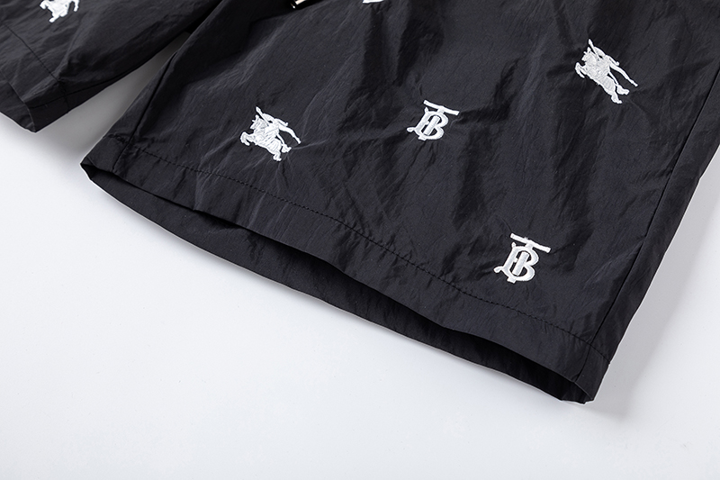 Burberry BURBERRY 2025SS新款沙滩裤带内网 超高端刺绣工艺 版型紧致立体 定制裤绳五金质感强