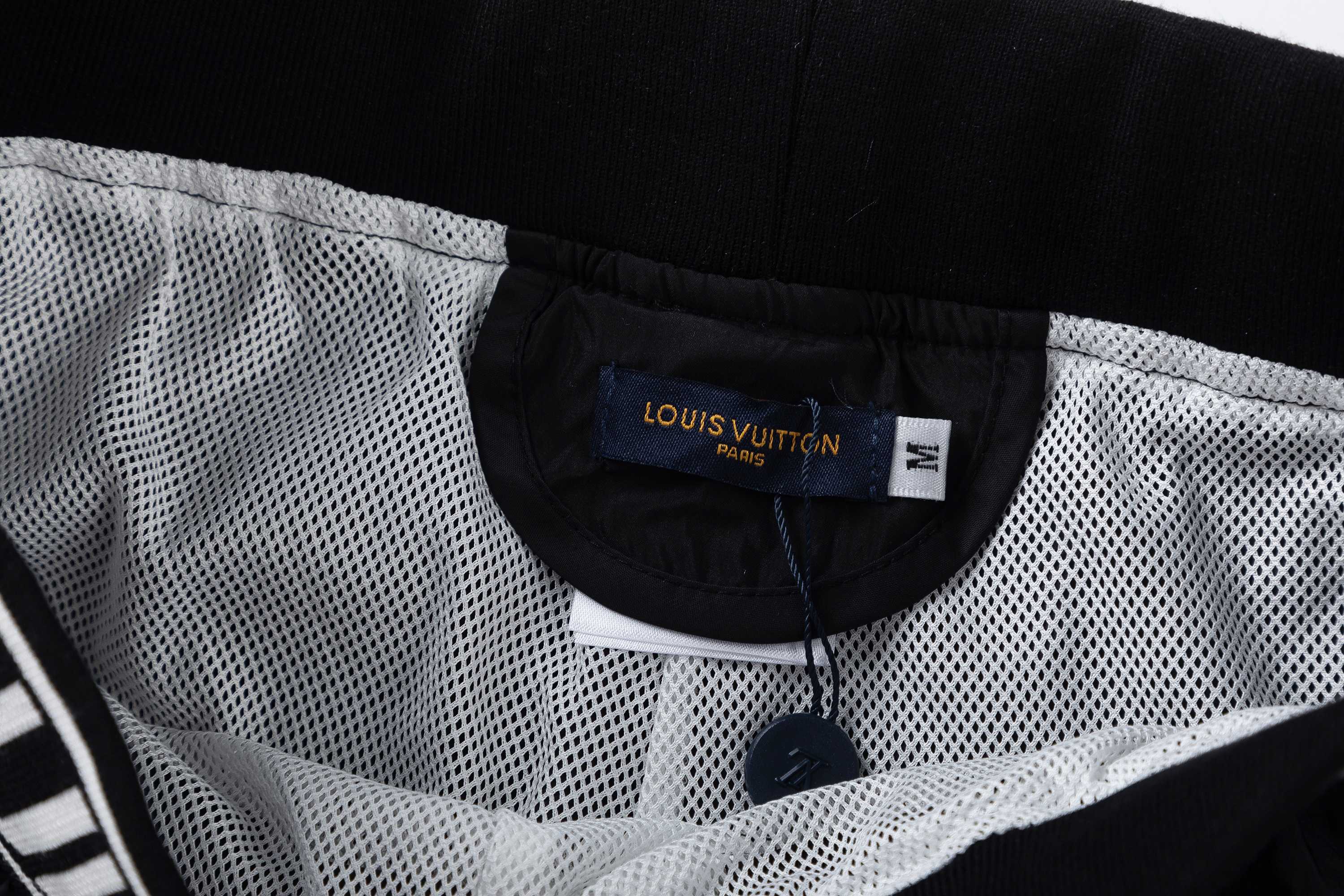 Louis Vuitton LV