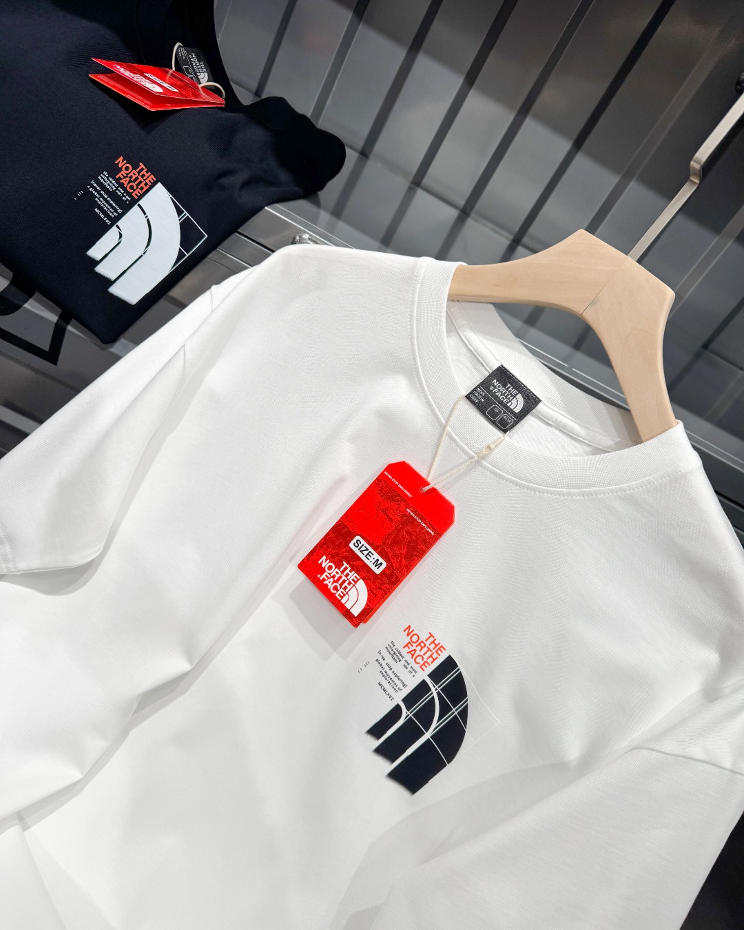 Alternative view of T-Shirt 02330
