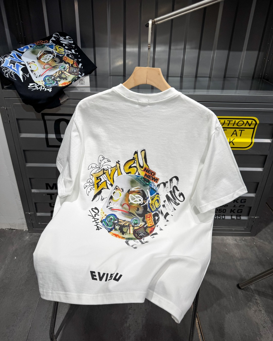 Alternative view of T-Shirt 00700