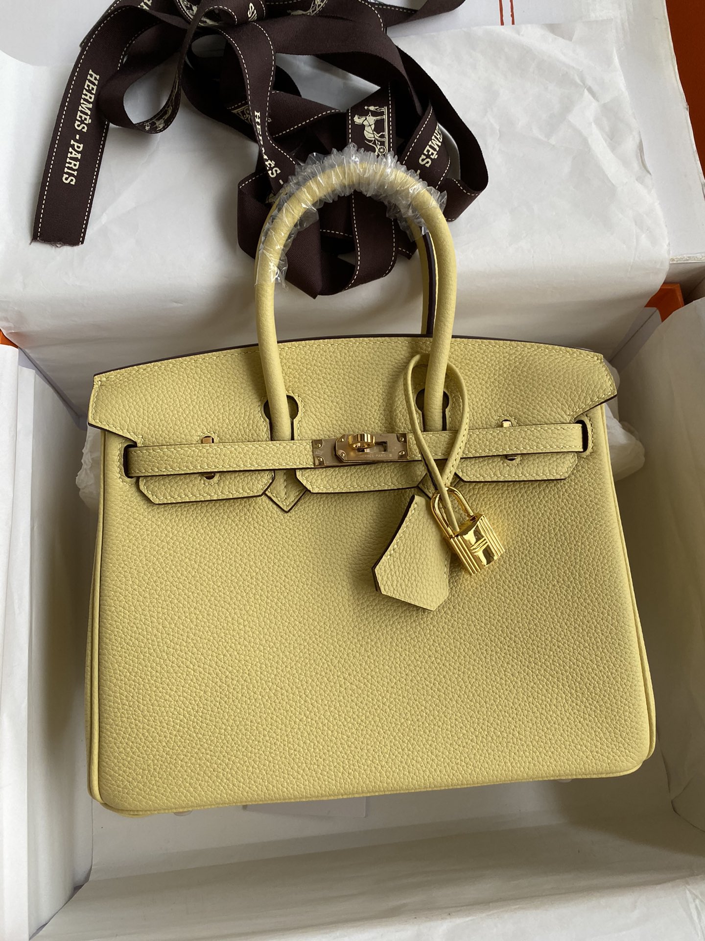 NO:699071,Half-hand birkin 25cm platinum, all steel hardware, grade A Togo leather, chicken yellow, gold buckle wax thread, Hermes, hermes, Hermes,19860909半手birkin 25cm 铂金 全钢五金 A级Togo皮 小鸡黄 金扣蜡线,爱马仕,hermes,Hermes,,Bag