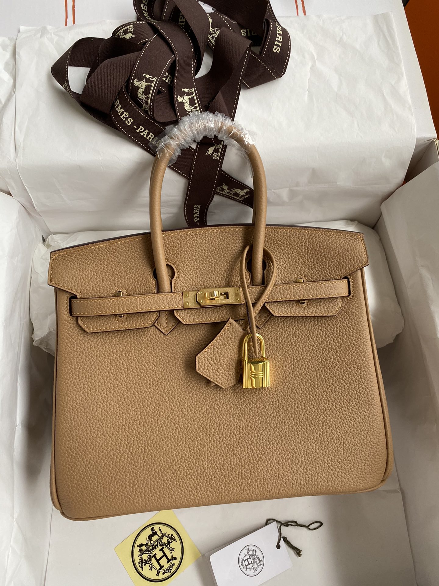 NO:699051,Half-hand birkin 25cm platinum, all steel hardware, grade A Togo leather, milk tea color, gold buckle wax thread, Hermes, hermes, Hermes,19860909半手birkin 25cm 铂金 全钢五金 A级Togo皮 奶茶色 金扣蜡线,爱马仕,hermes,Hermes,,Bag