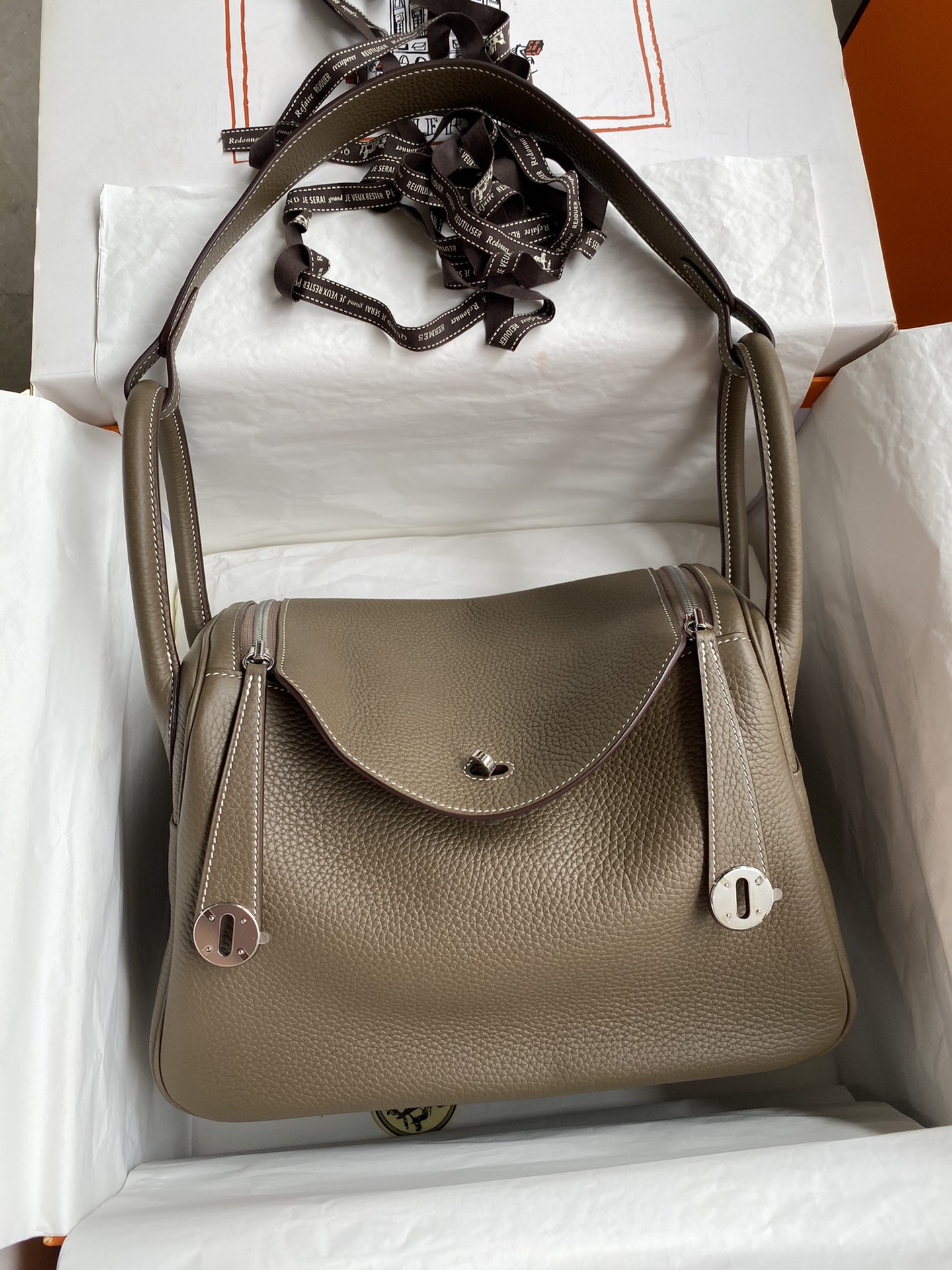 Esclusivo economico
 Hermes Lindy Borse Crossbody & Borse a Tracolla Elephant Grey Grigio Uomini Hardware argento Taurillon