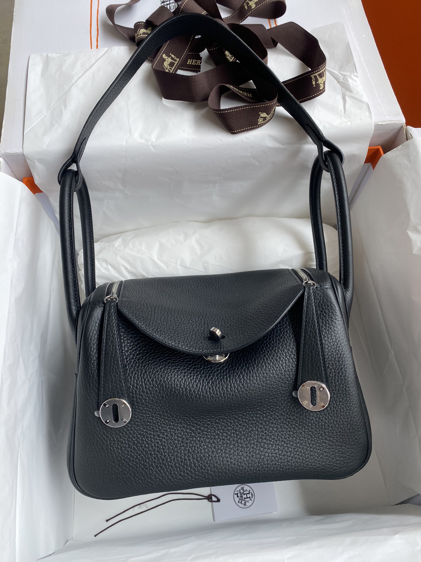 Hermes Lindy Torby typu crossbody i na ramię Czarny Szycie Mężczyźni Srebrny sprzęt Taurillon