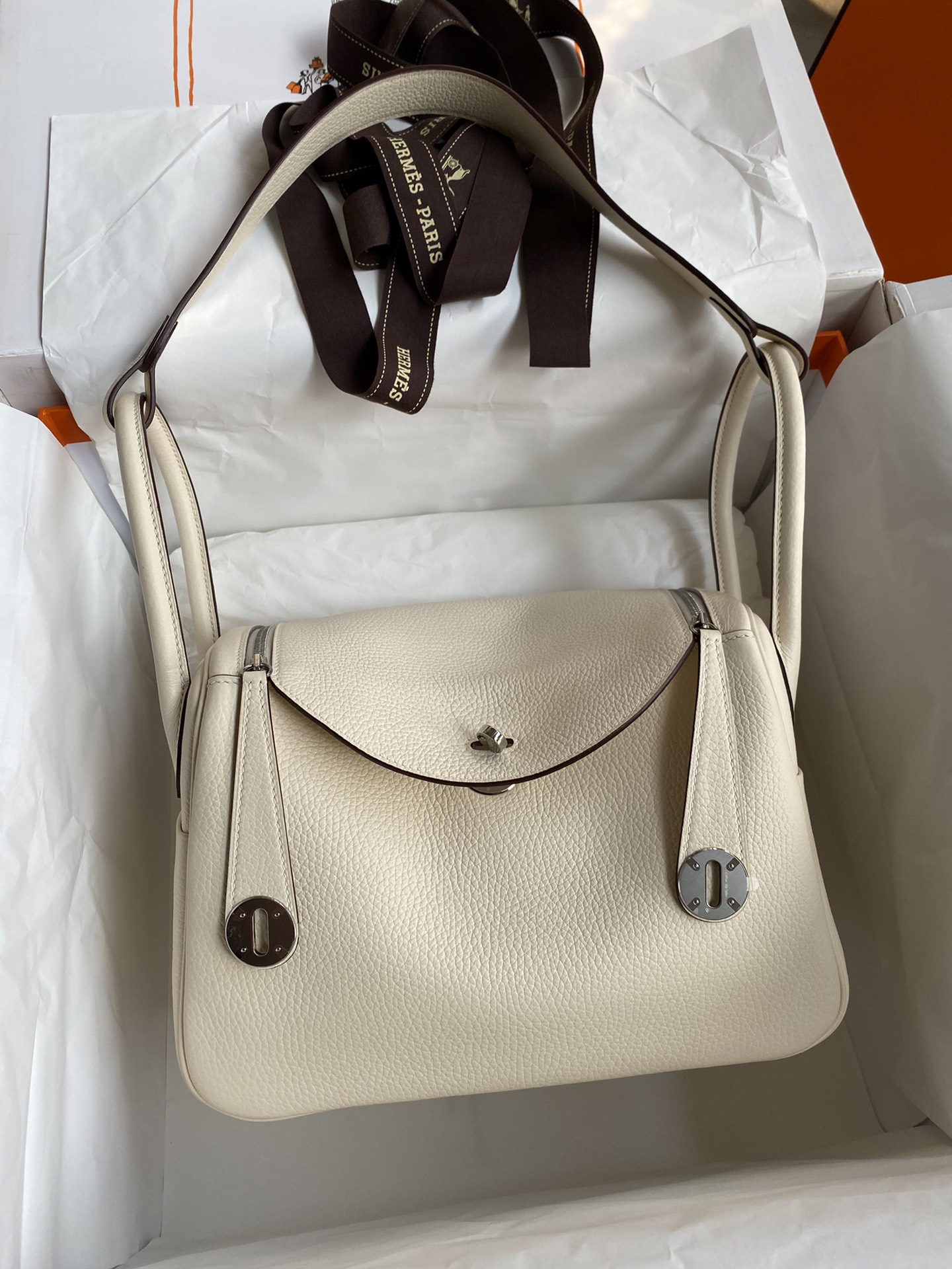 Hermes Lindy Torby typu crossbody i na ramię Biały Szycie Mężczyźni Srebrny sprzęt Taurillon